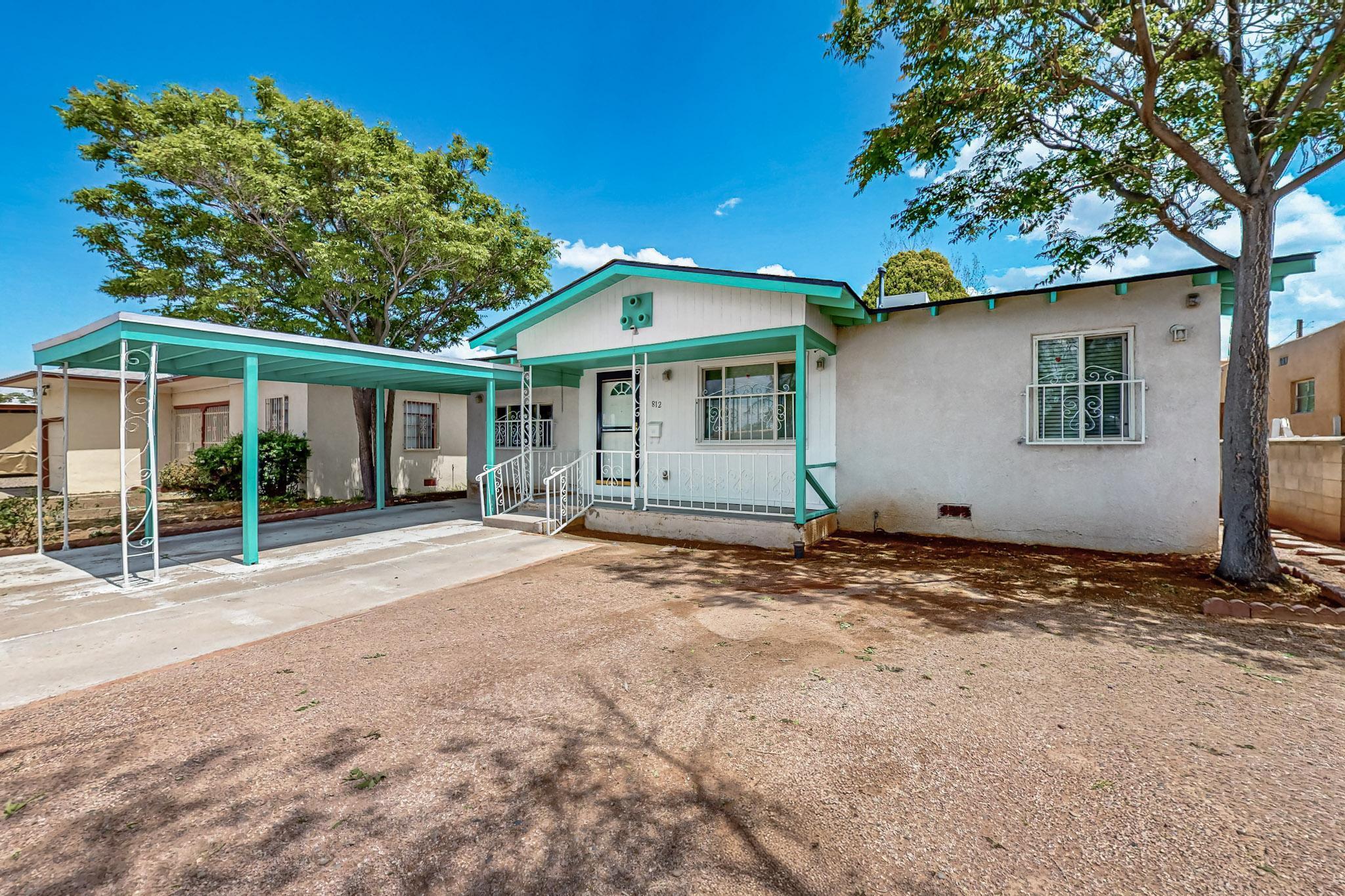 812 CARDENAS Drive SE