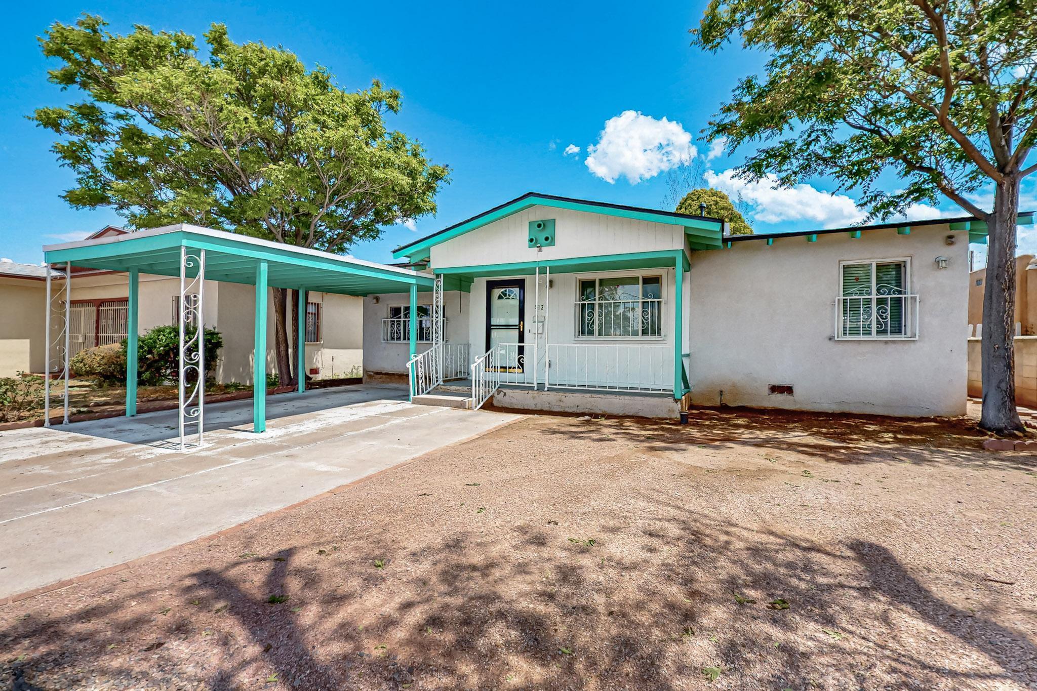 812 CARDENAS Drive SE