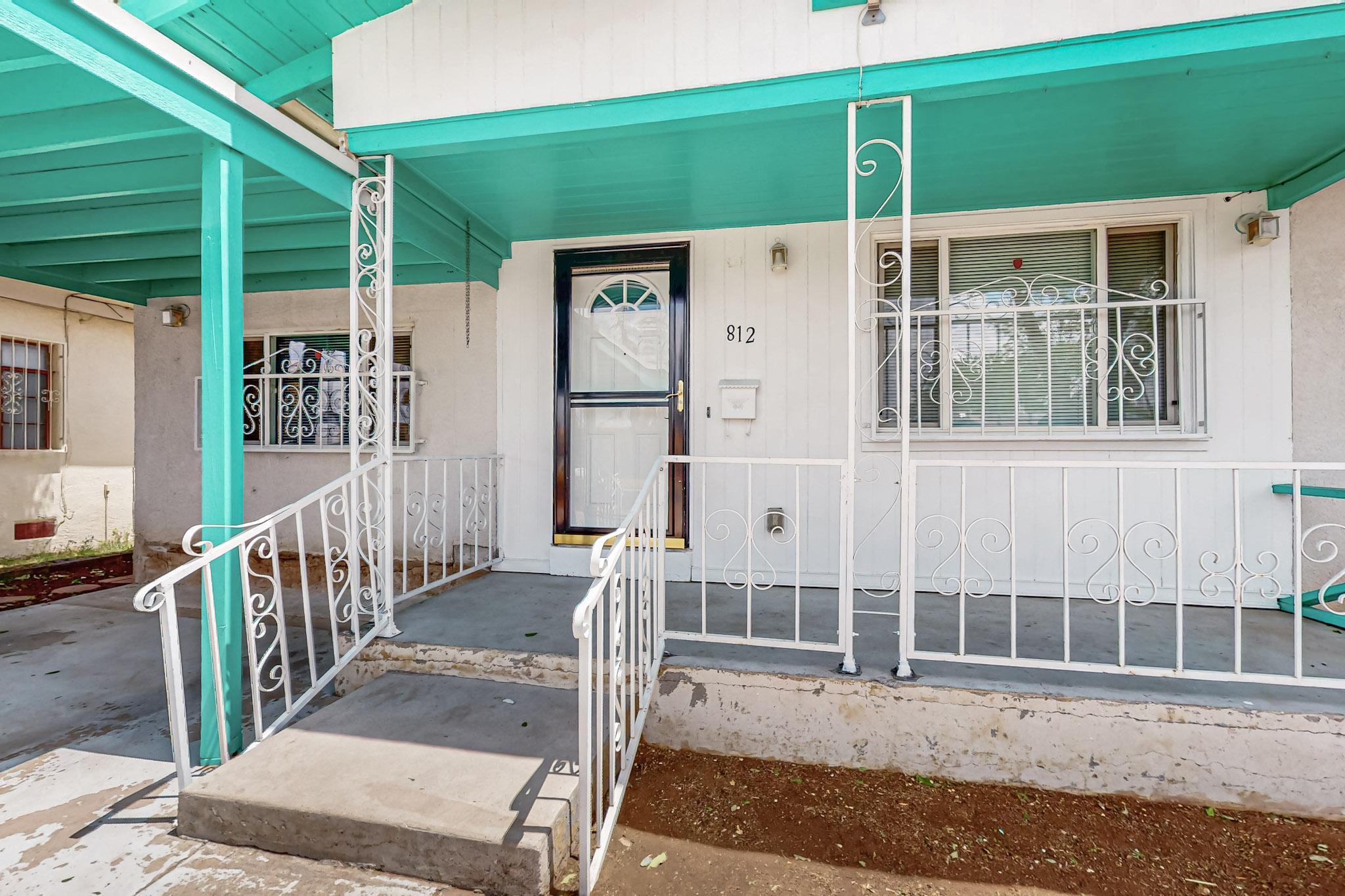 812 CARDENAS Drive SE