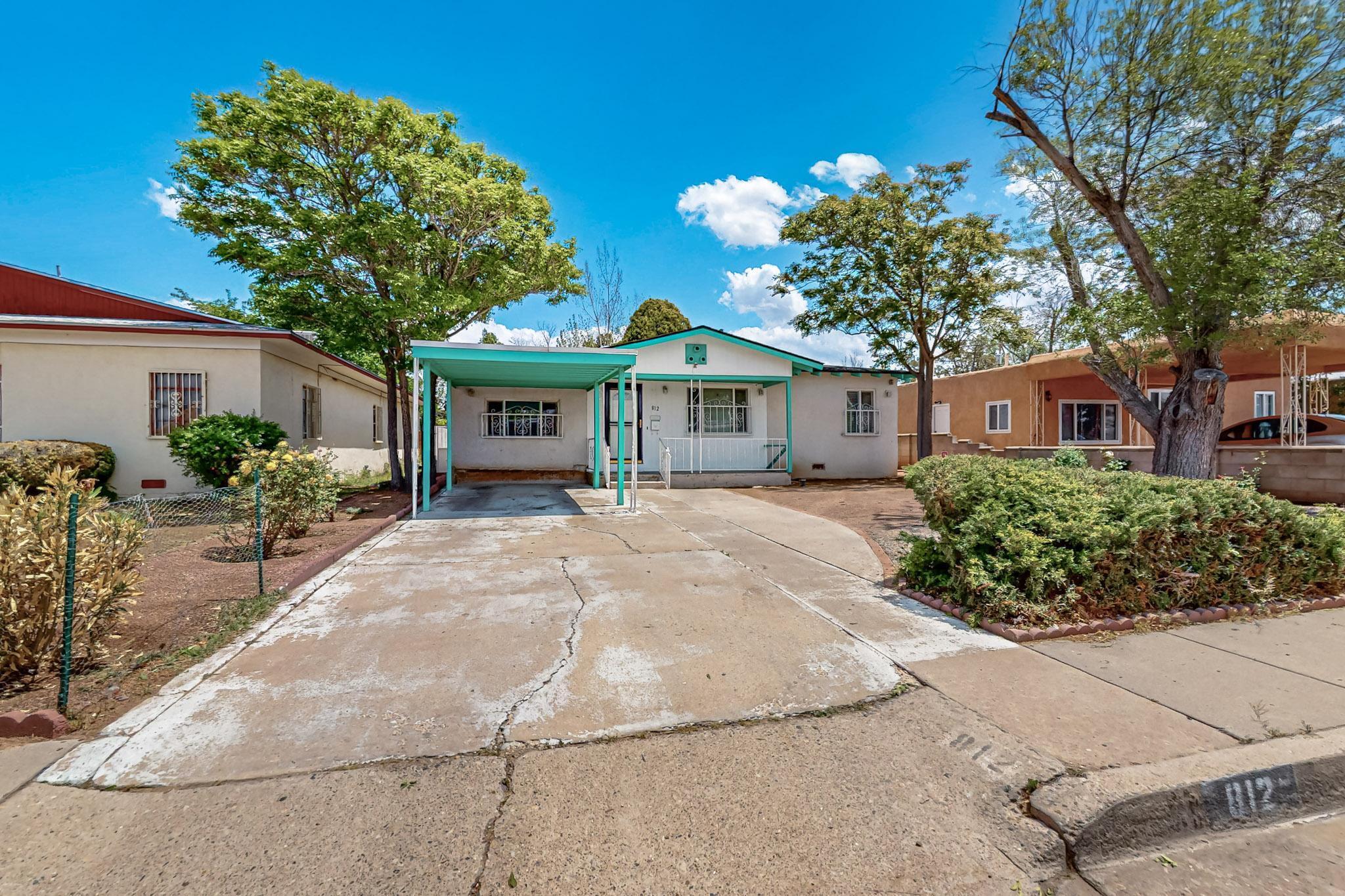 812 CARDENAS Drive SE