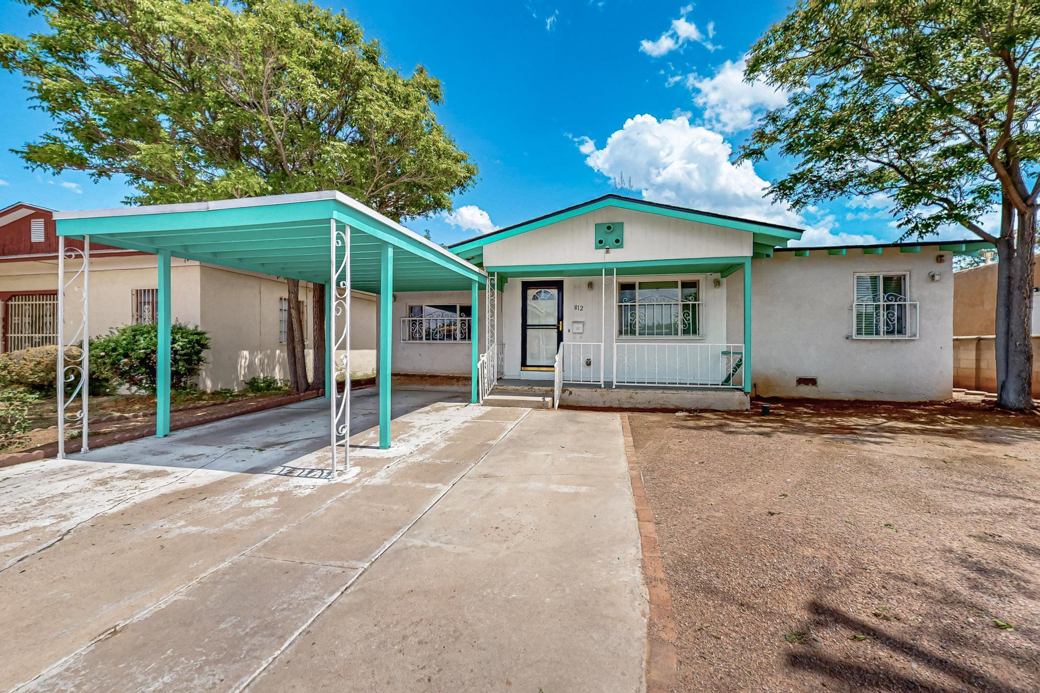 812 CARDENAS Drive SE