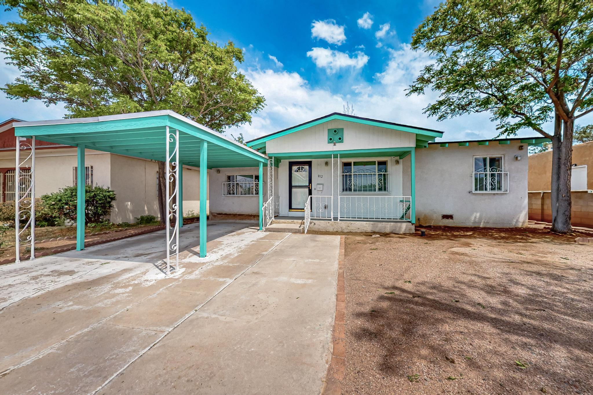 812 CARDENAS Drive SE