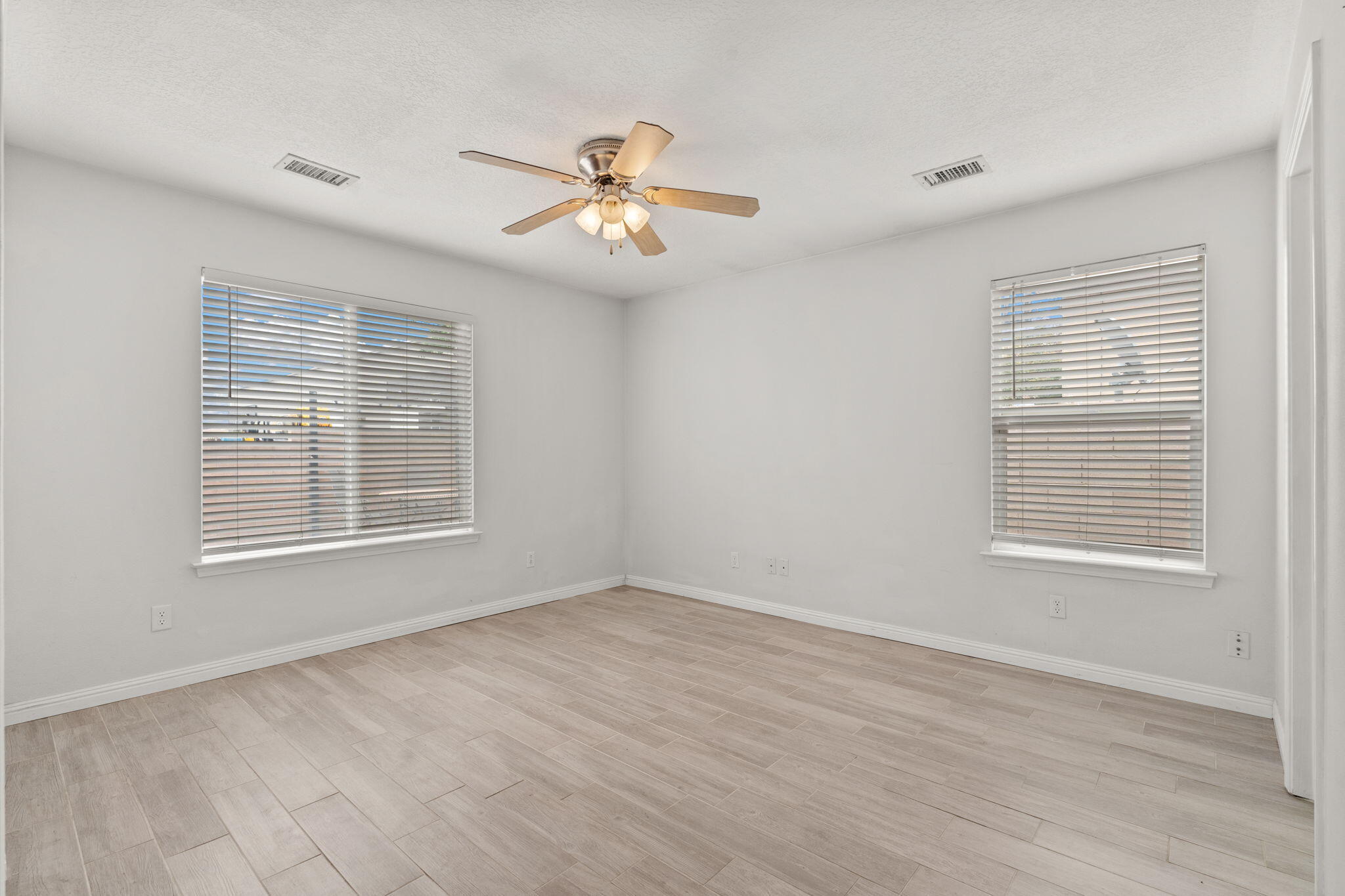 1331 EL SEGUNDO Avenue NE