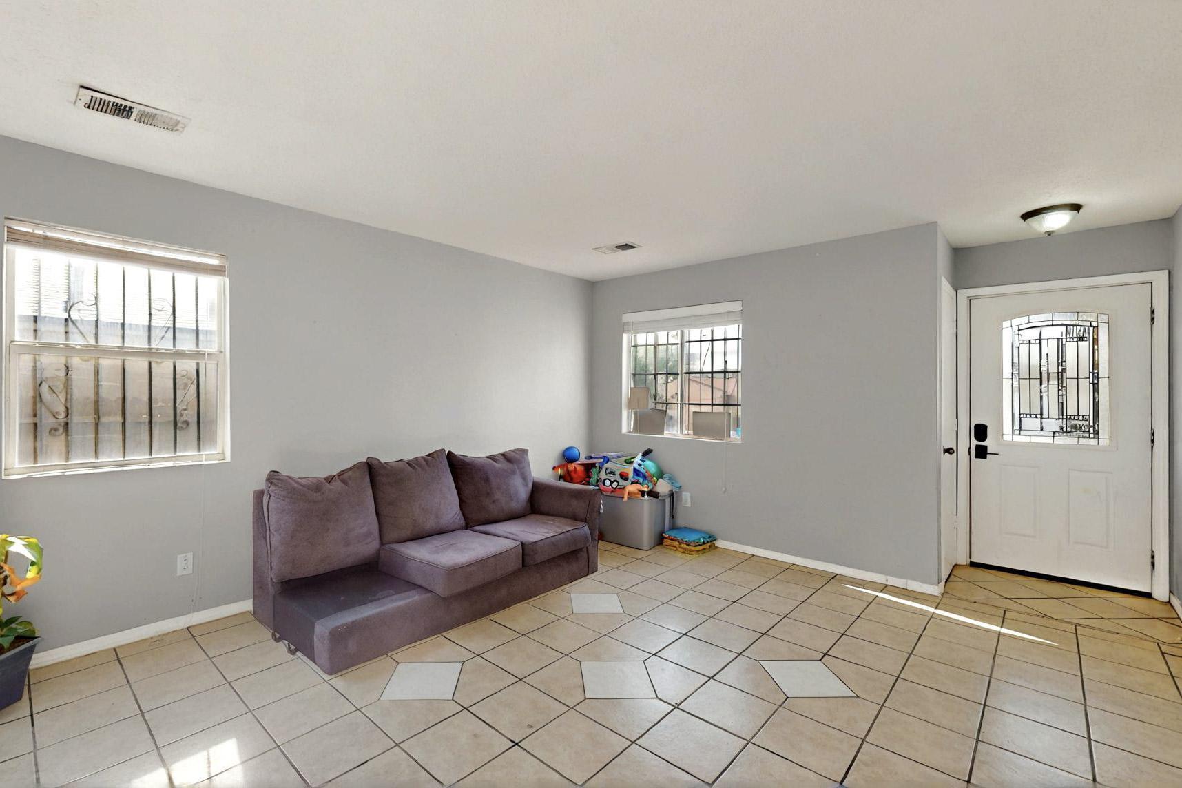 8209 FEATHERTOP Road SW