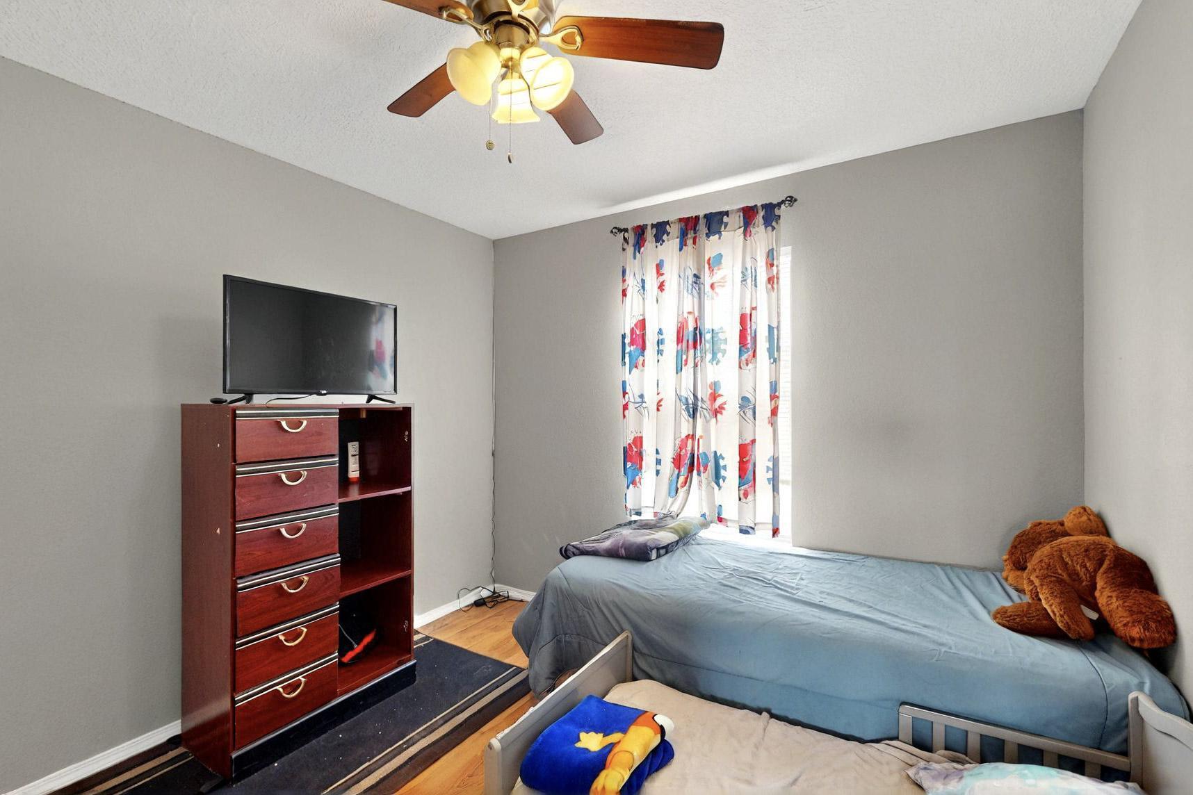 8209 FEATHERTOP Road SW