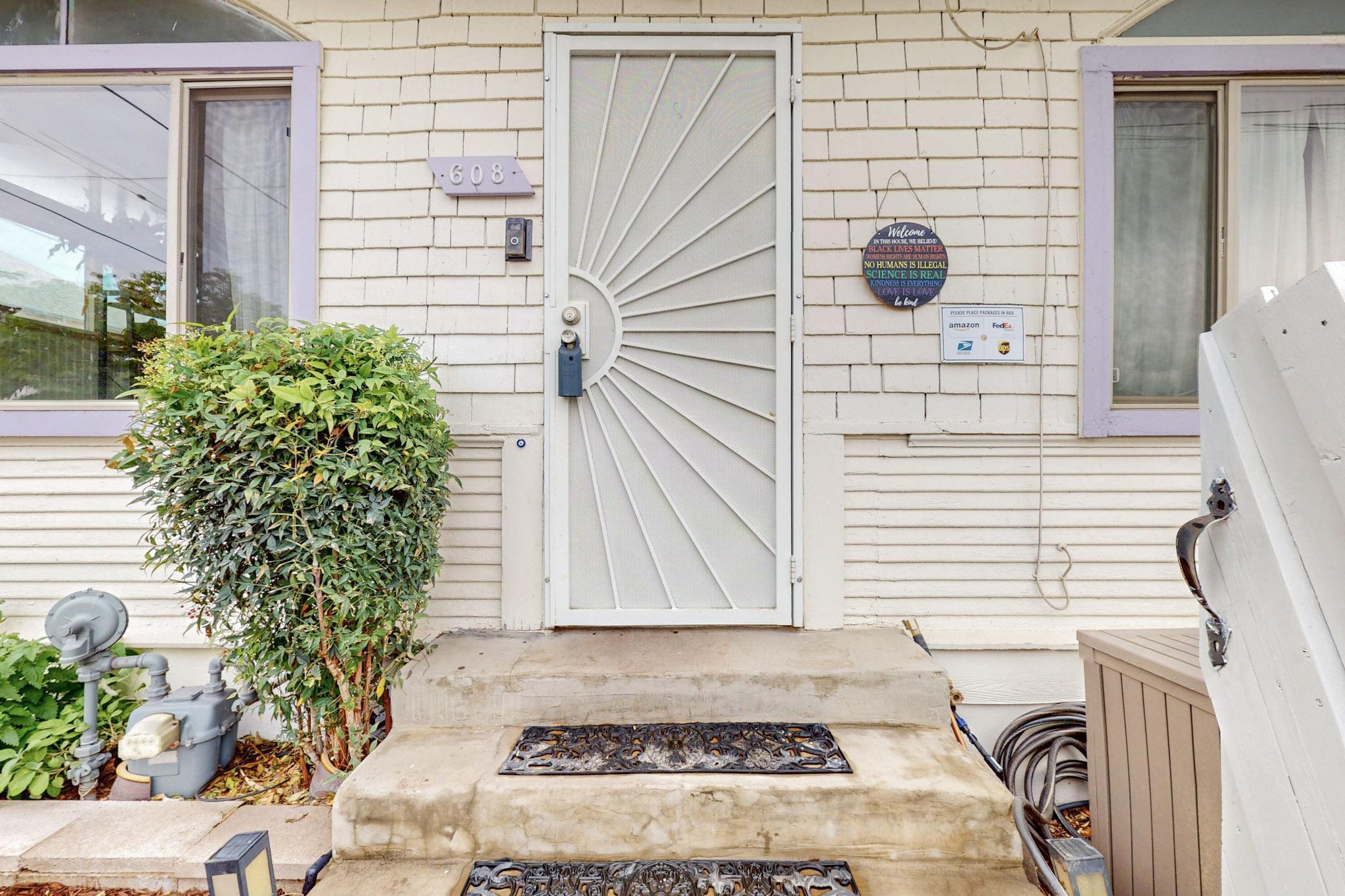 608 COAL Avenue SE