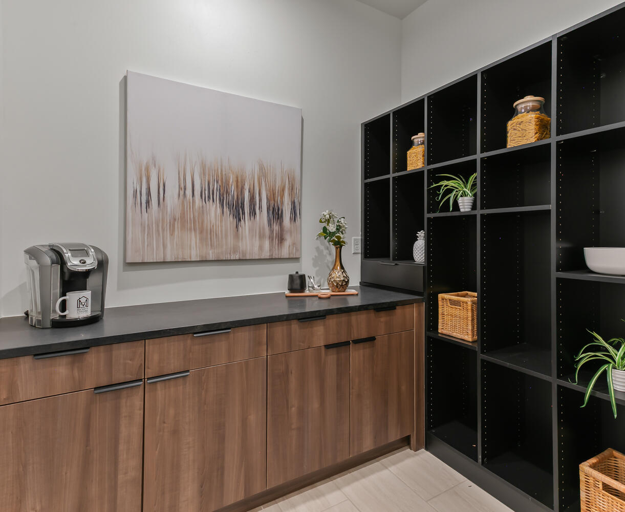 6511 VISTA DEL PRADO