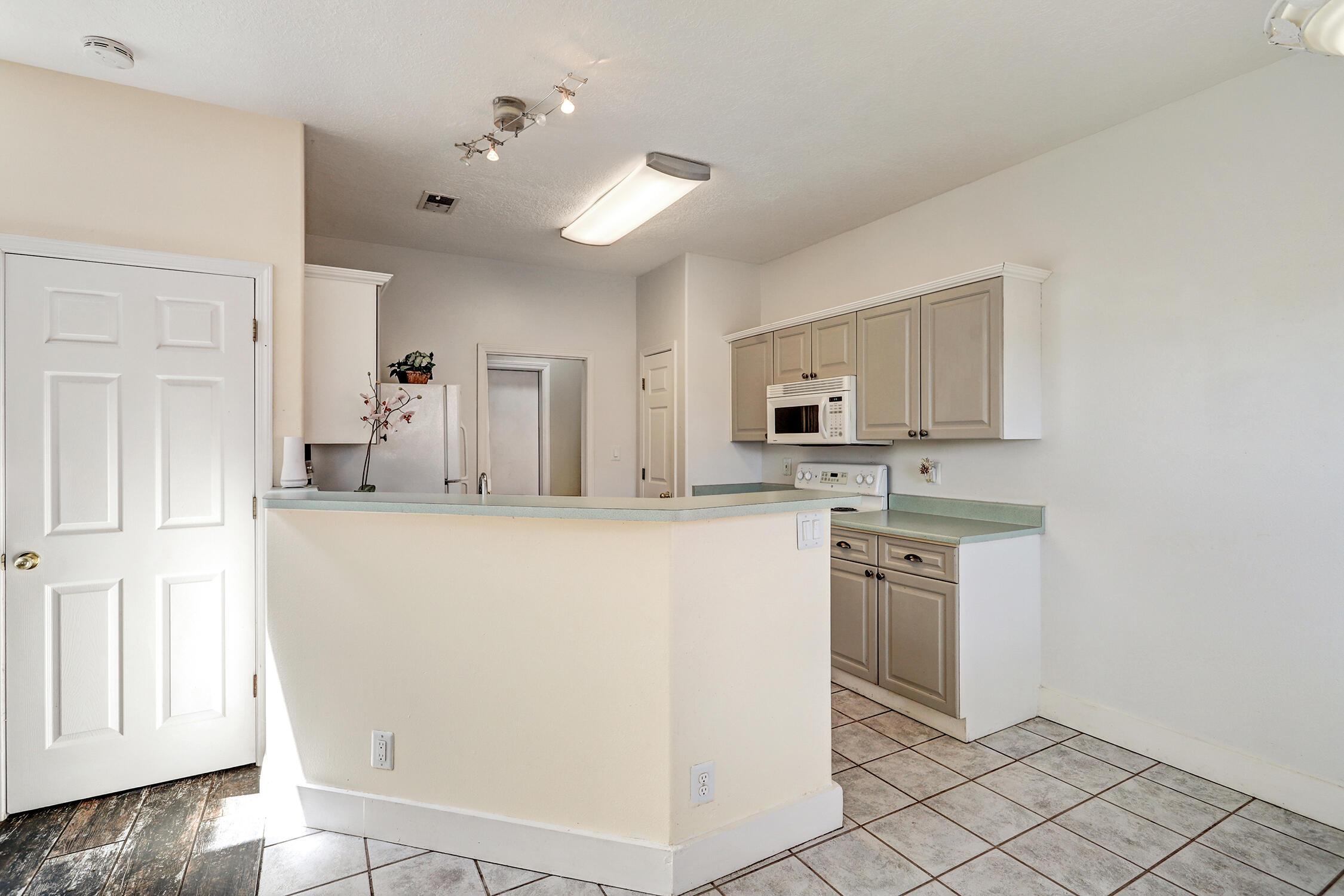 5209 Sugarbear Court