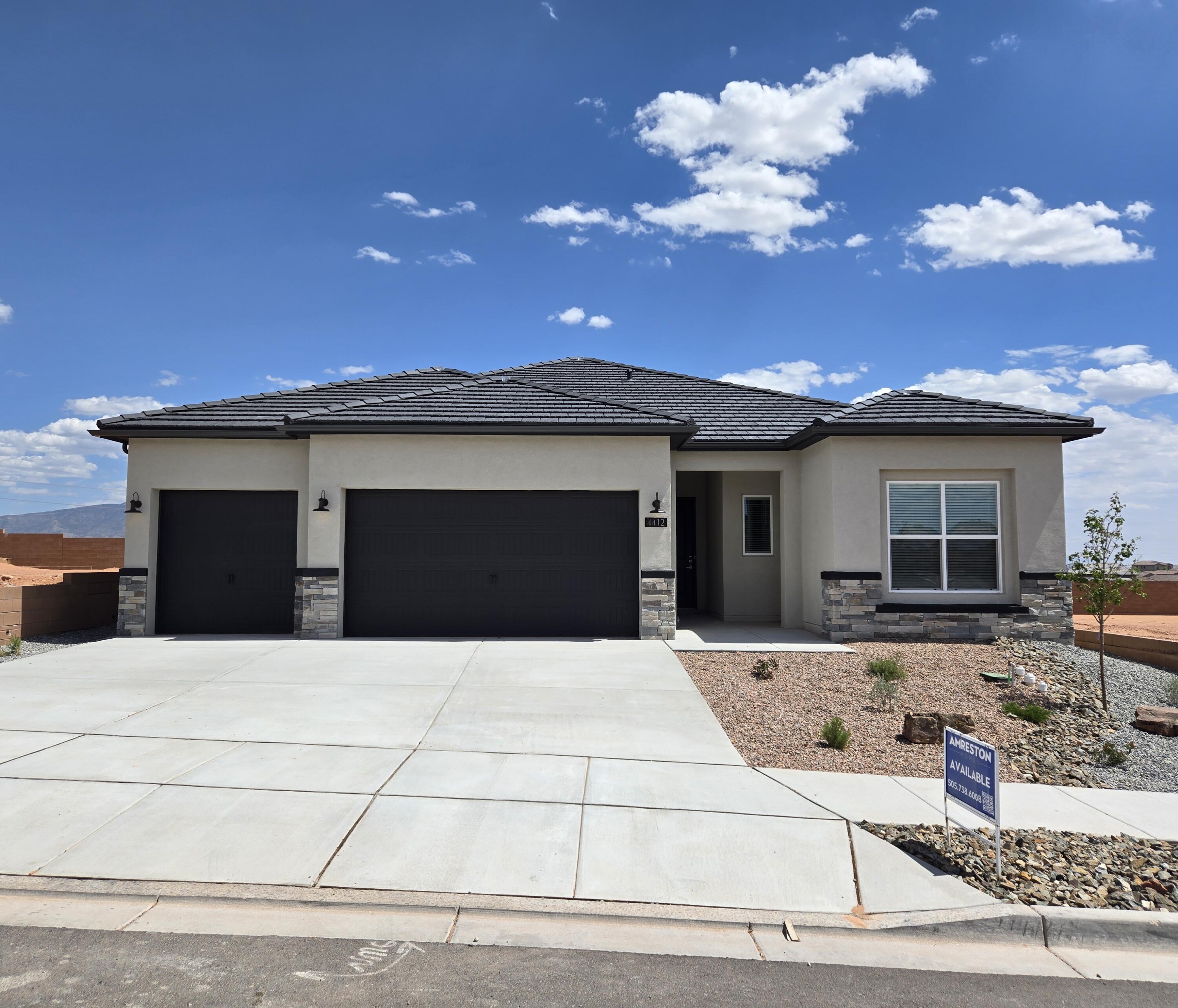 4412 George Loop NE
