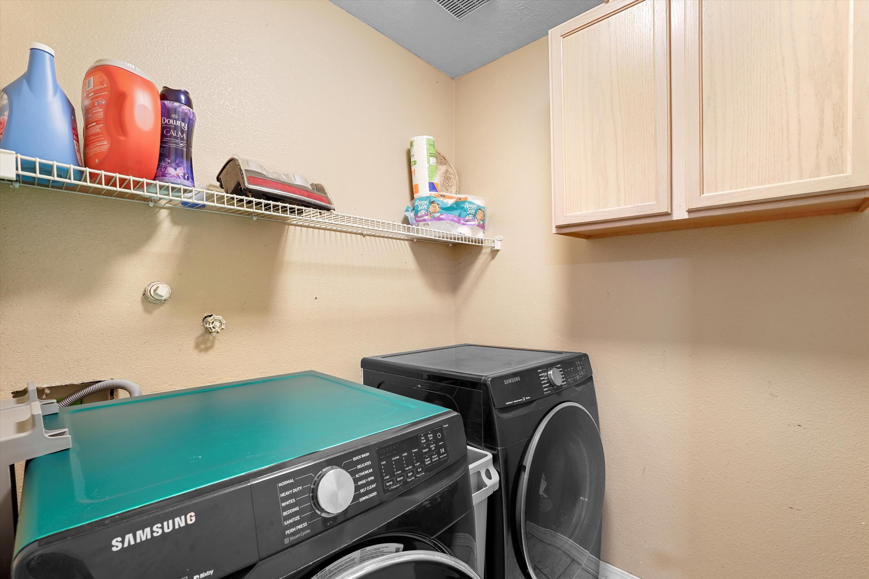 656 COTTONTAIL Street SW