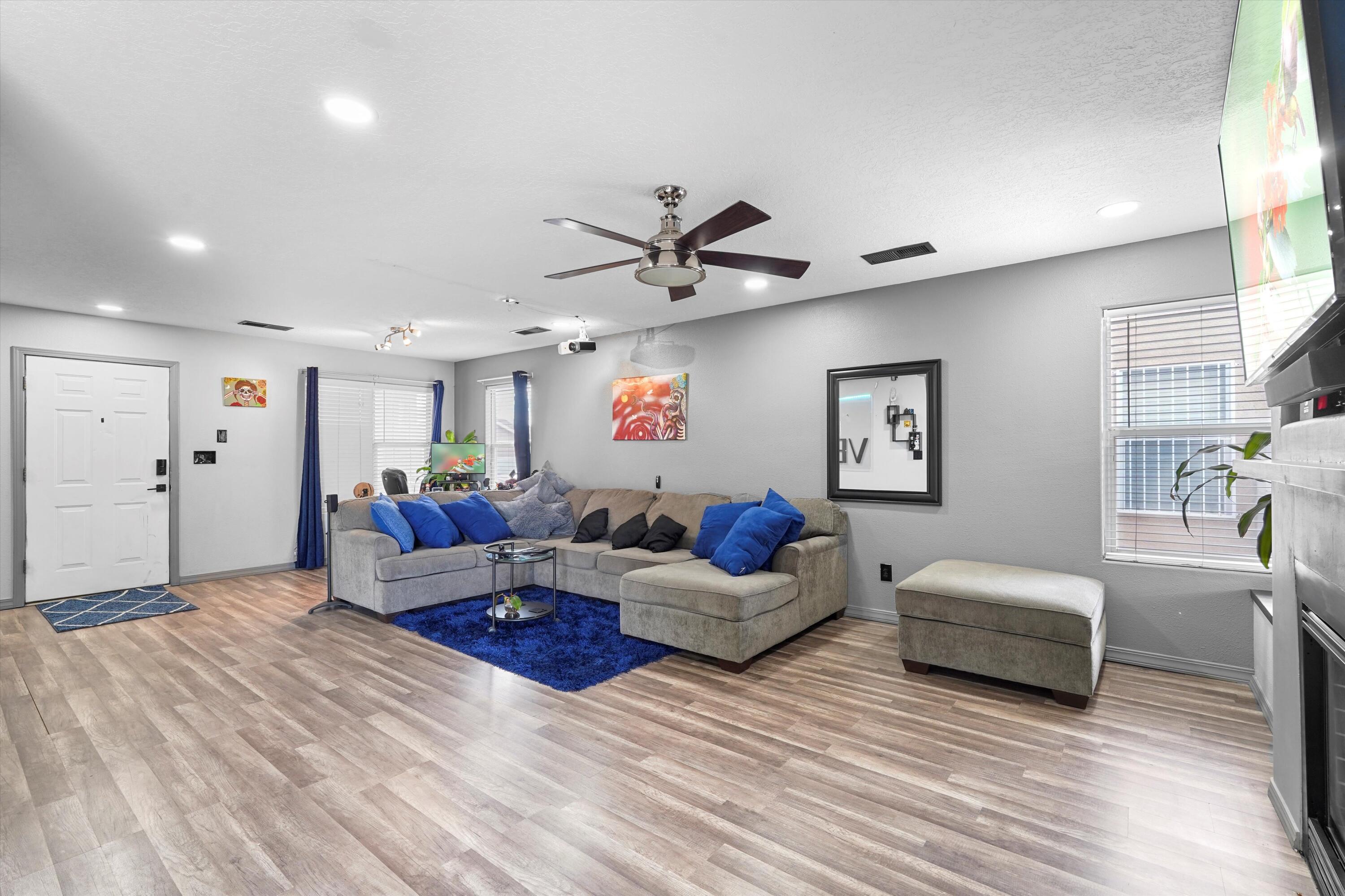 656 COTTONTAIL Street SW