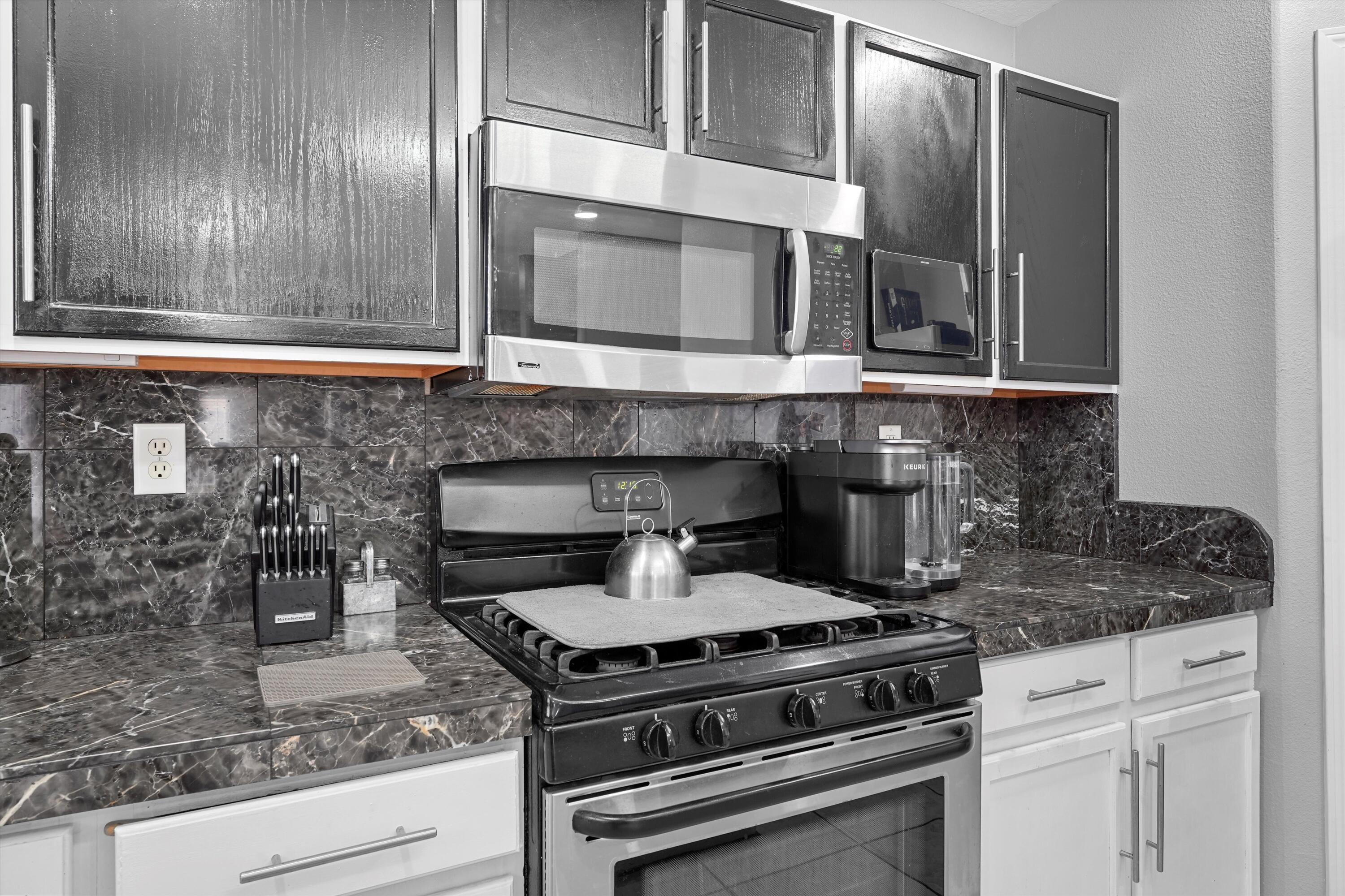 656 COTTONTAIL Street SW