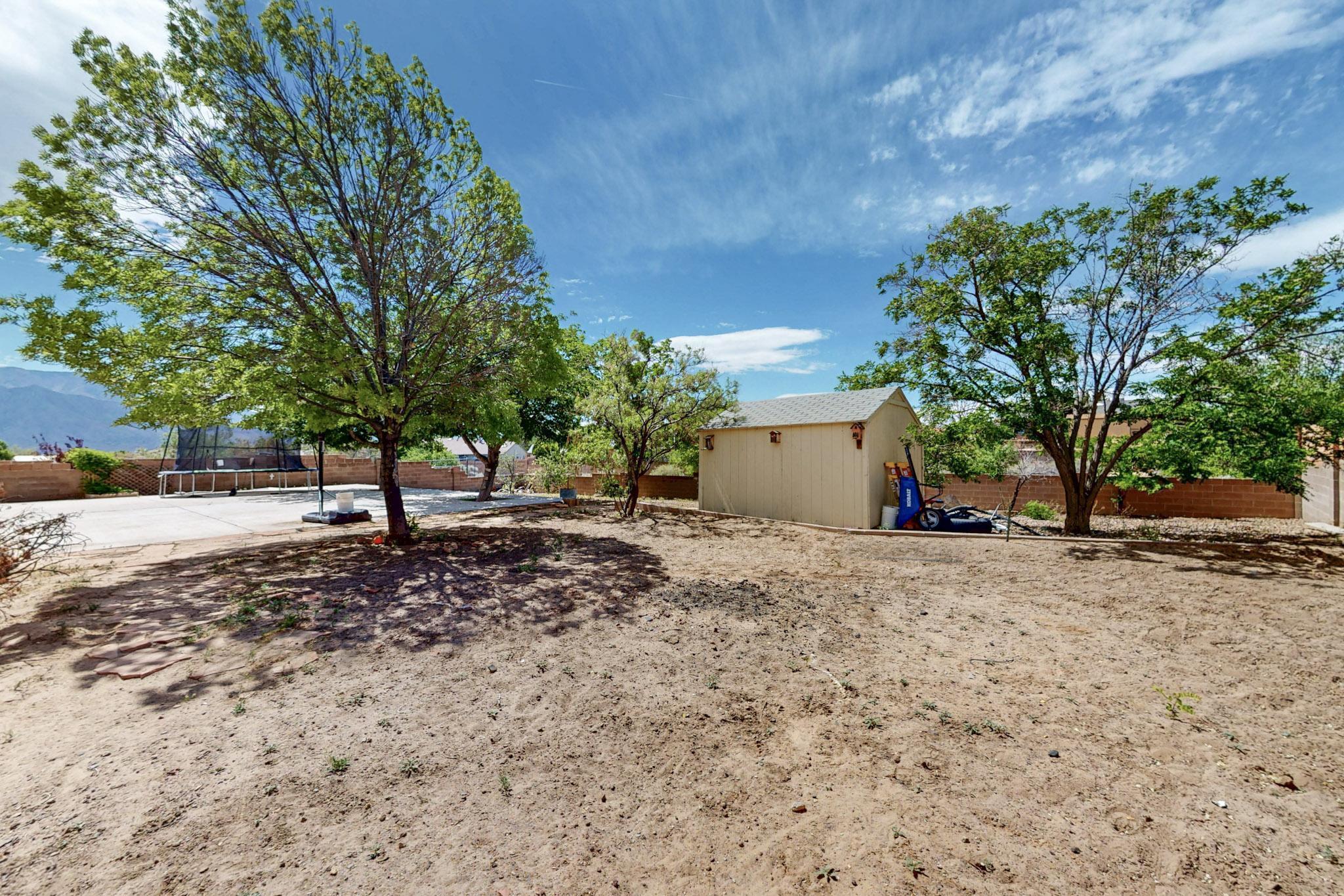 6242 ROADRUNNER Loop NE