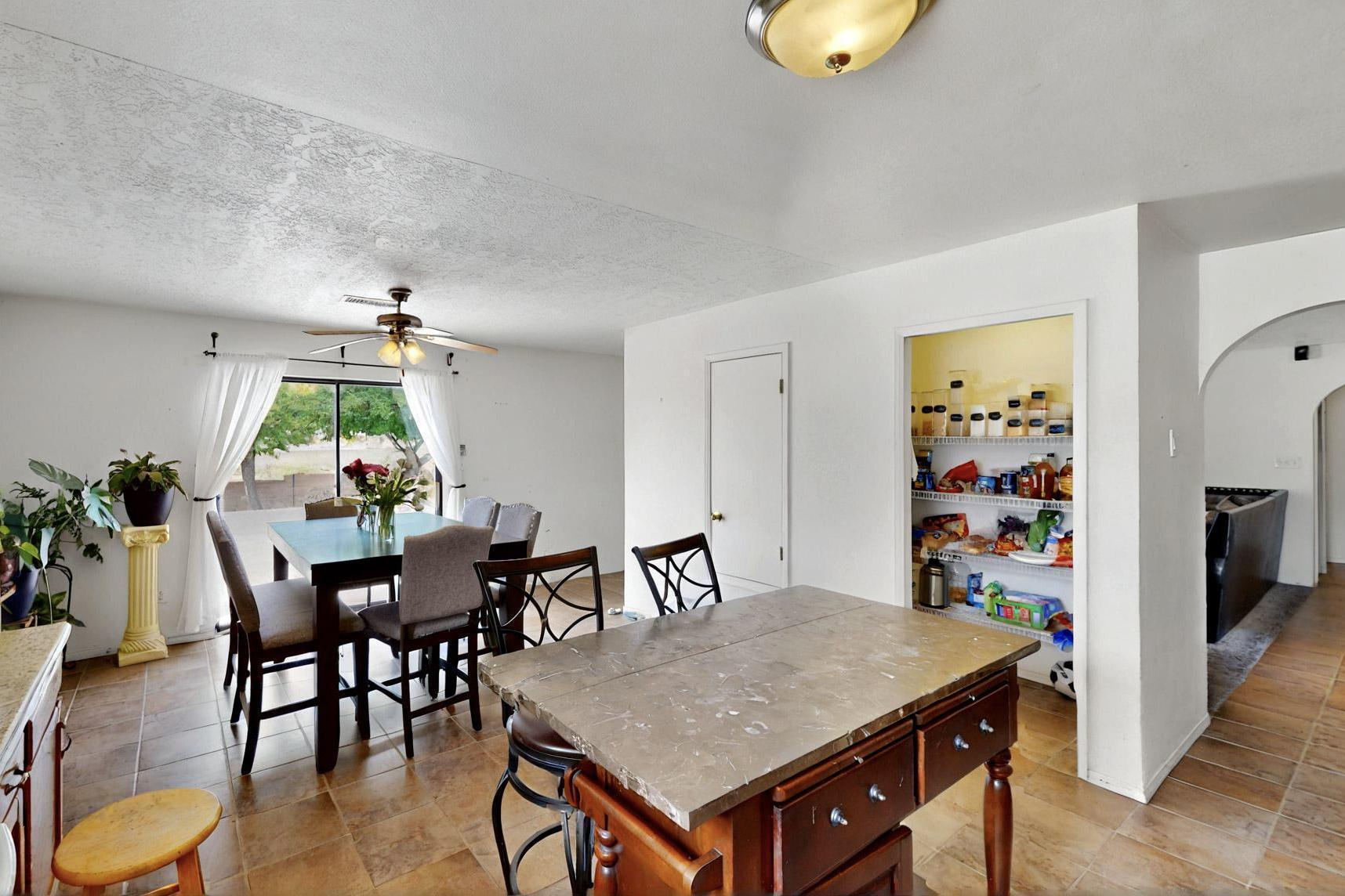 6242 ROADRUNNER Loop NE
