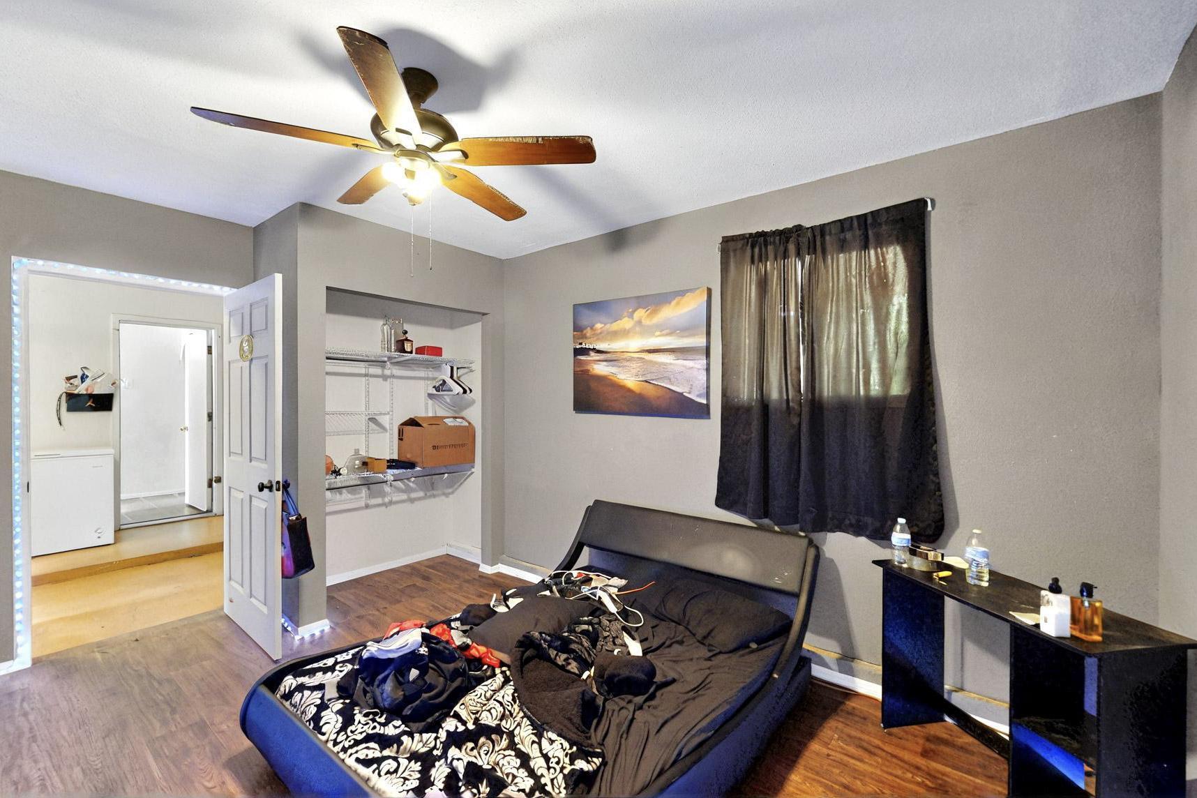 6242 ROADRUNNER Loop NE