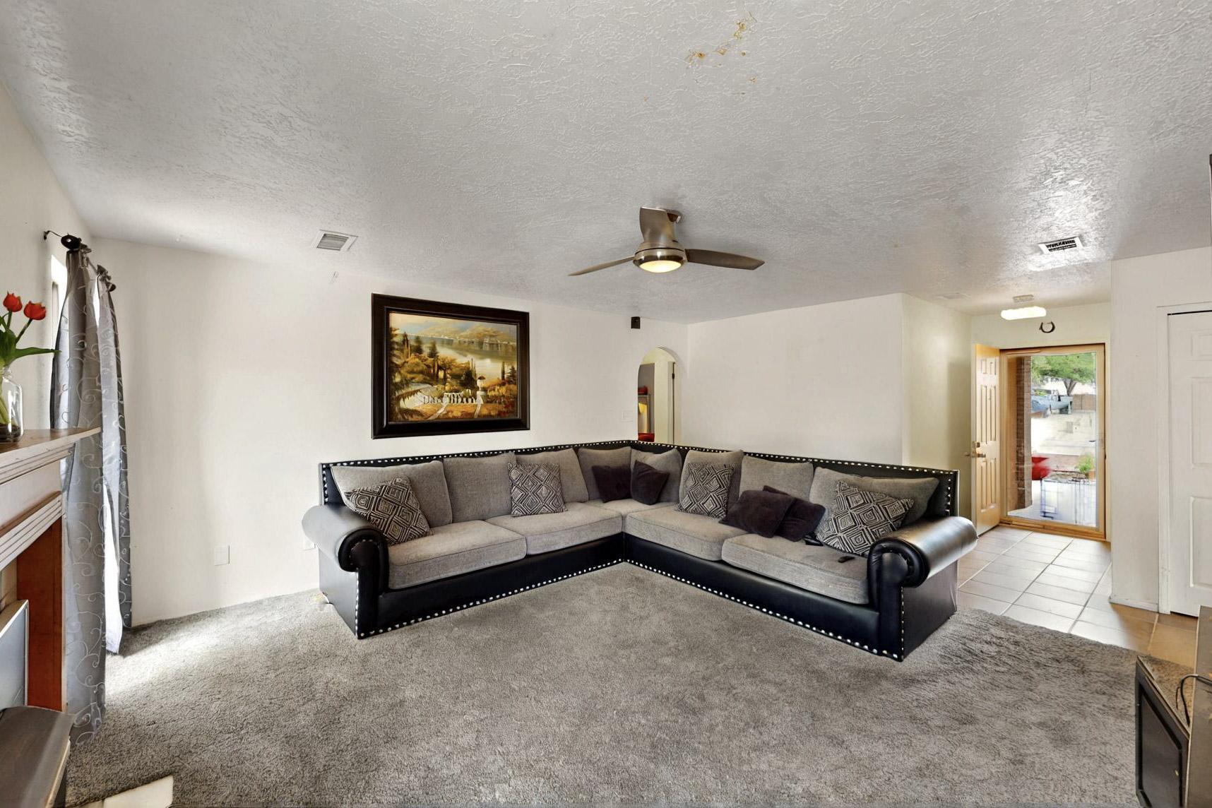6242 ROADRUNNER Loop NE