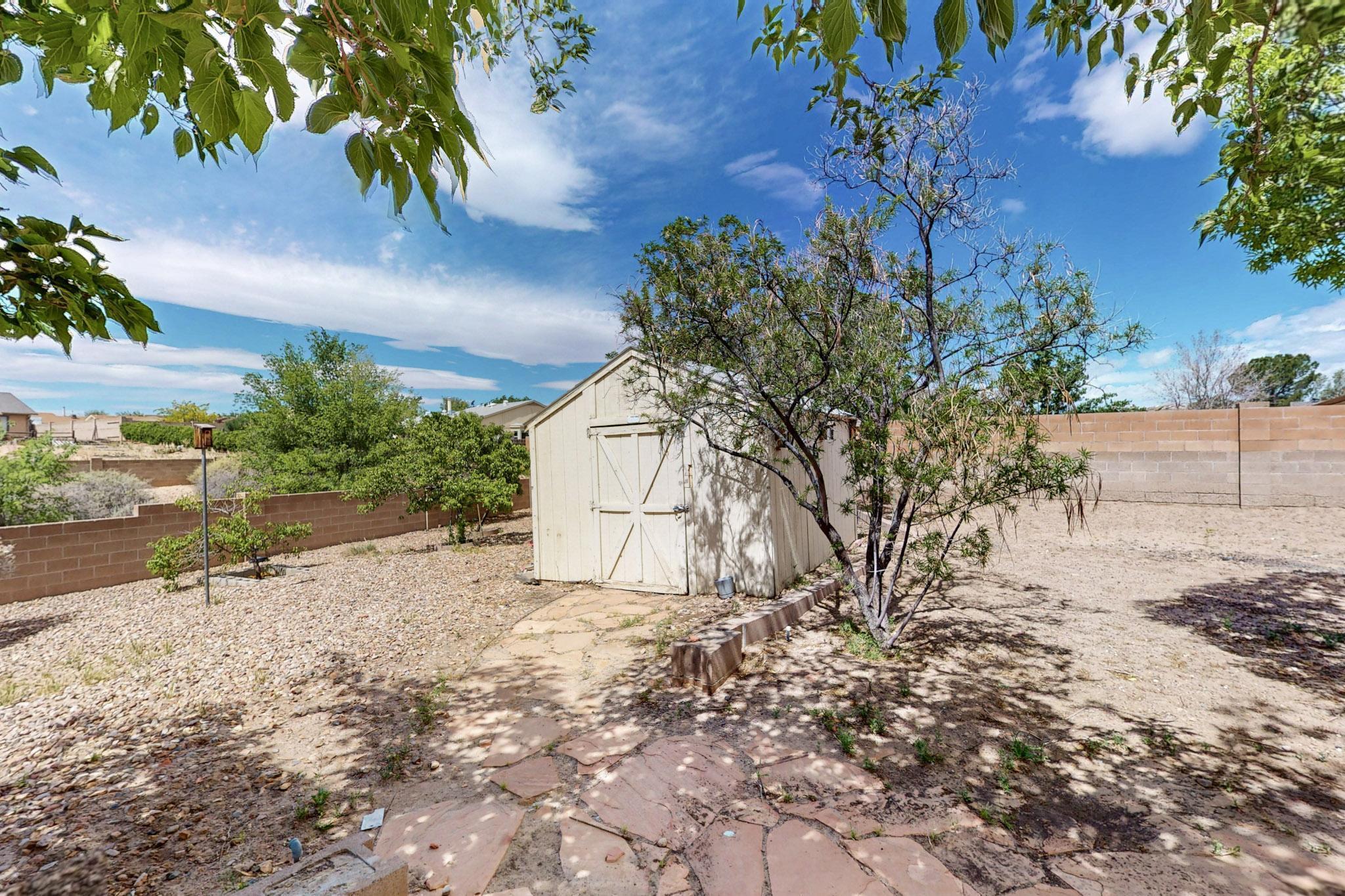 6242 ROADRUNNER Loop NE