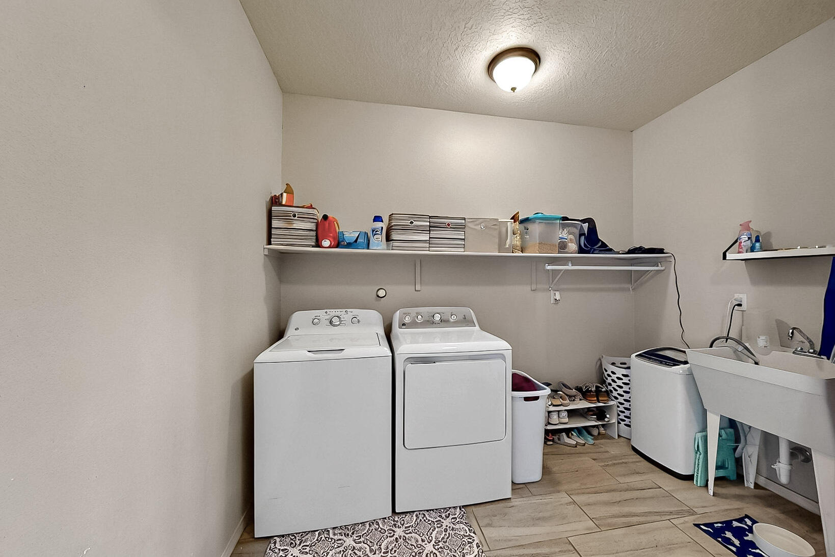 10812 DEL CARMEN Street NW