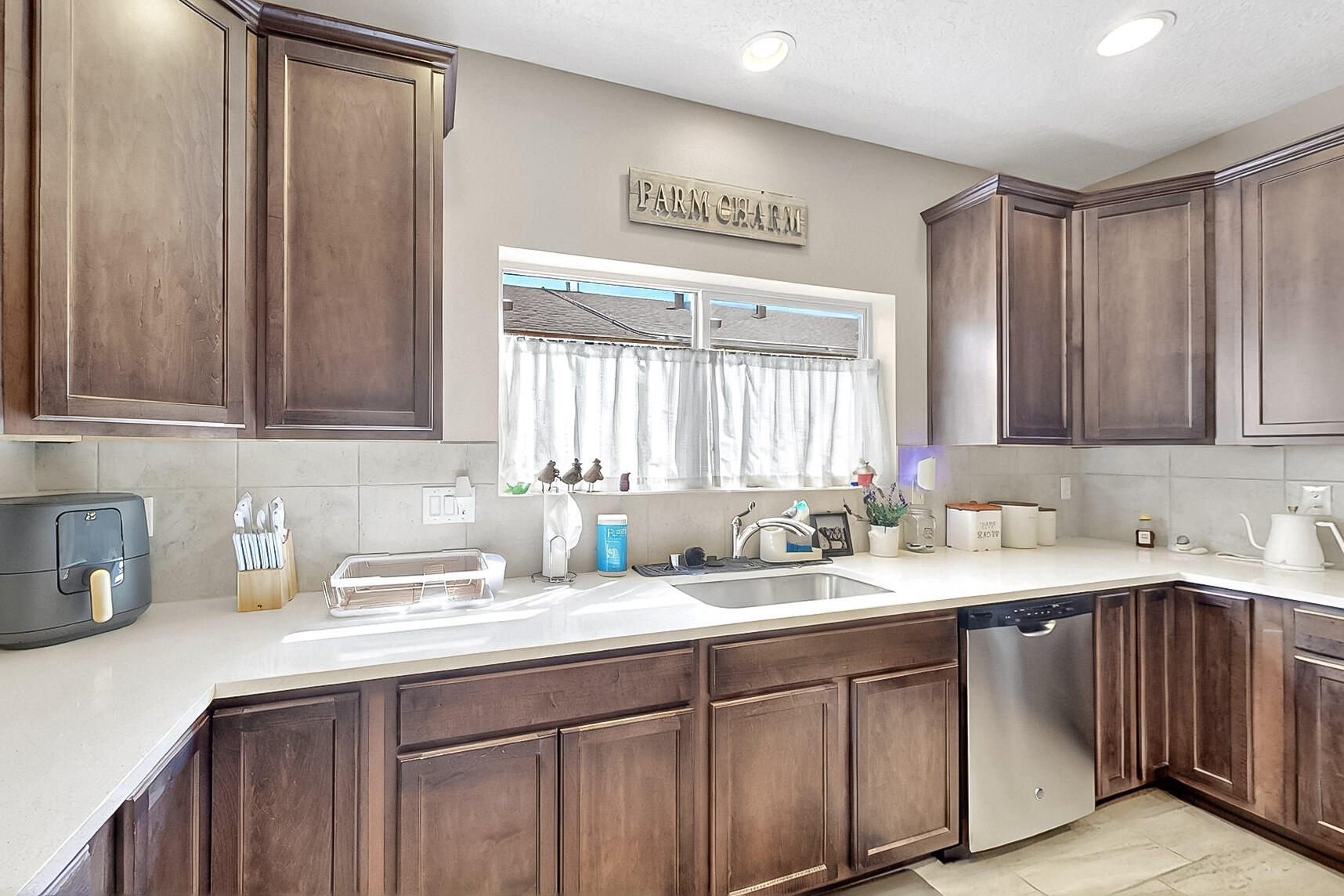 10812 DEL CARMEN Street NW