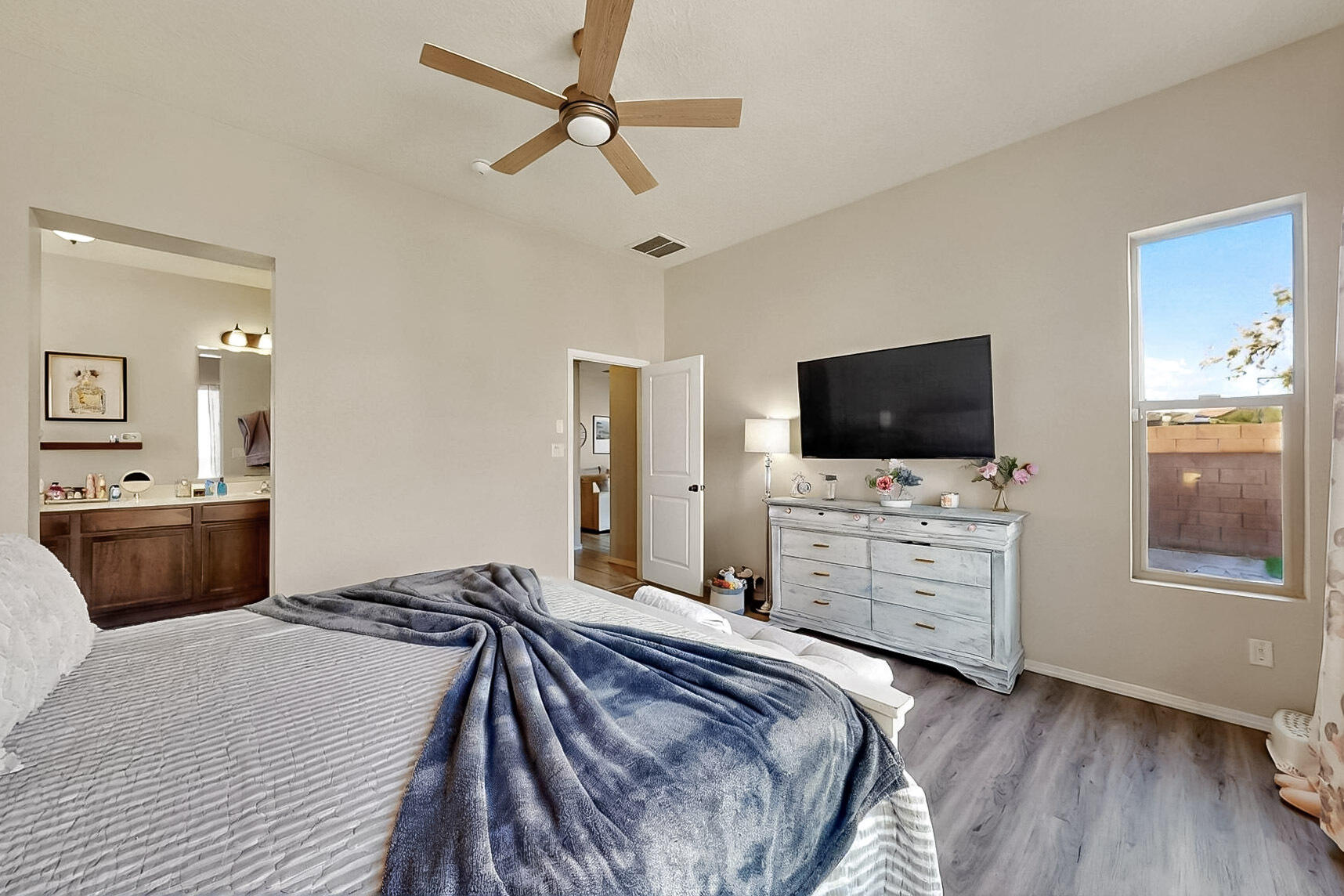 10812 DEL CARMEN Street NW