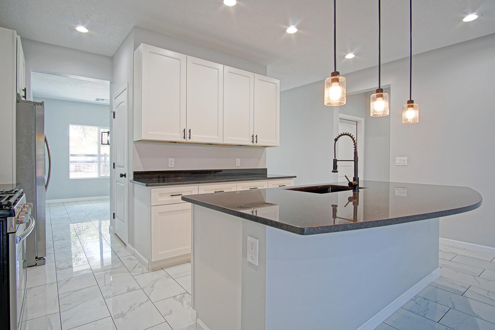 1225 VILLA ROSIE Court SW