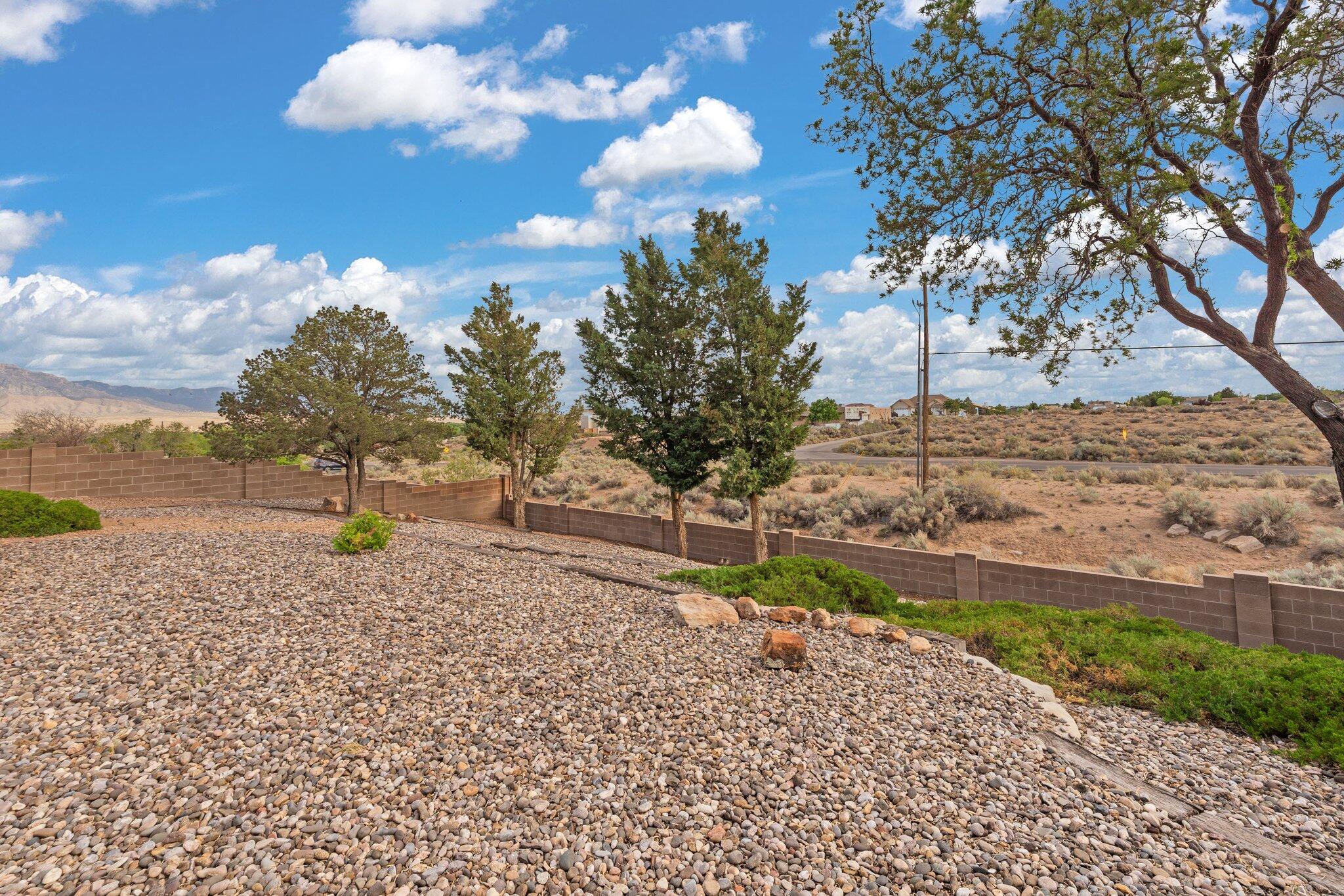 6106 COTTONTAIL Road NE