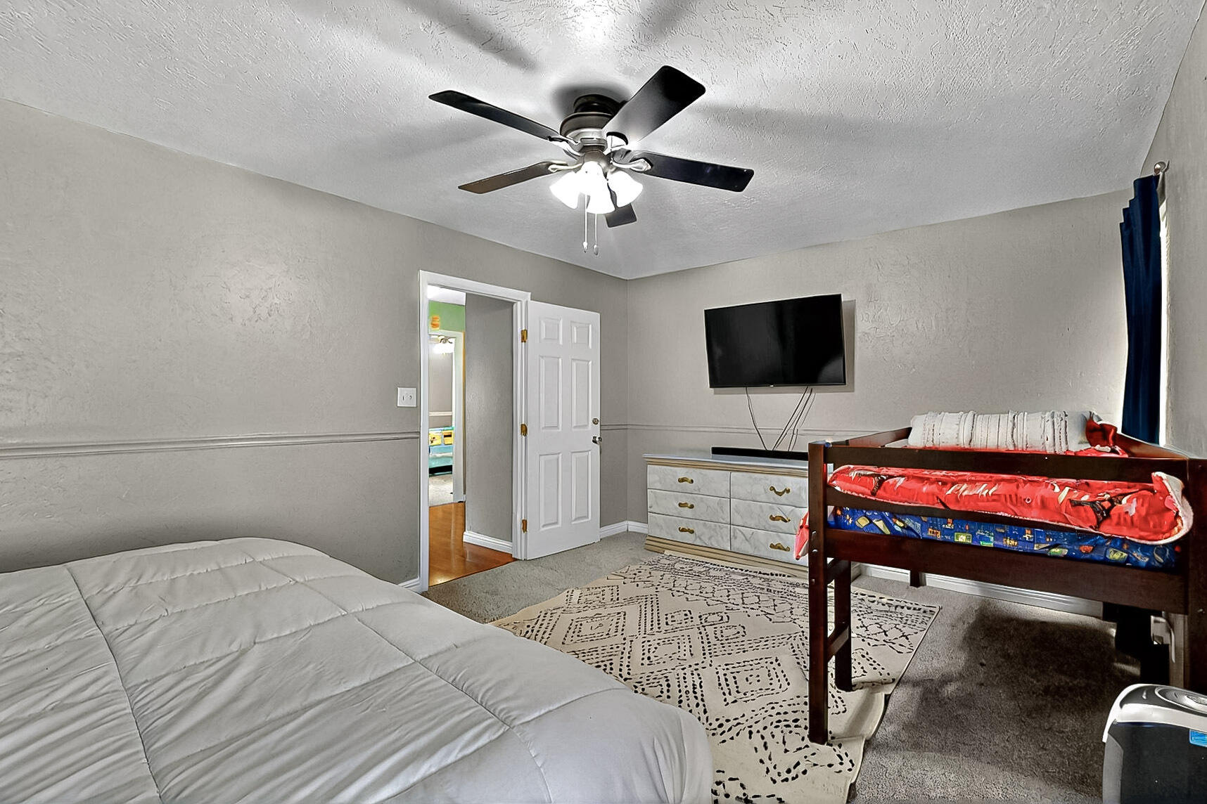 1905 Clearwater Loop NE