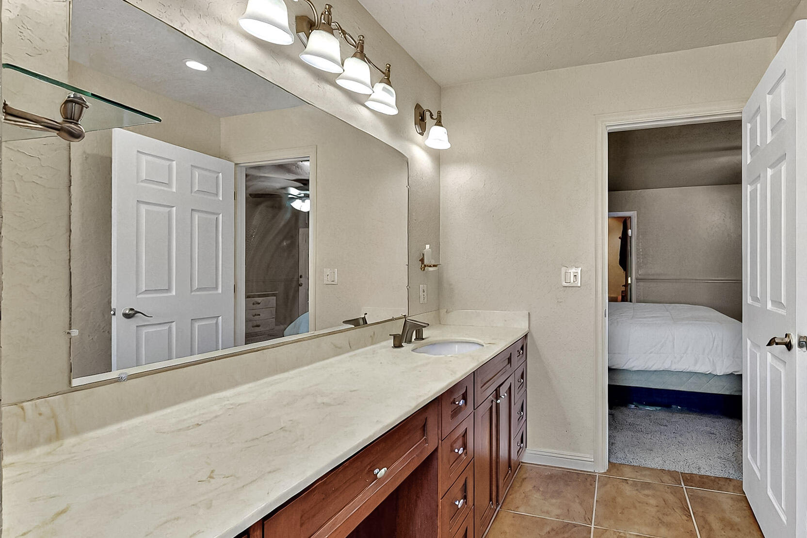 1905 Clearwater Loop NE