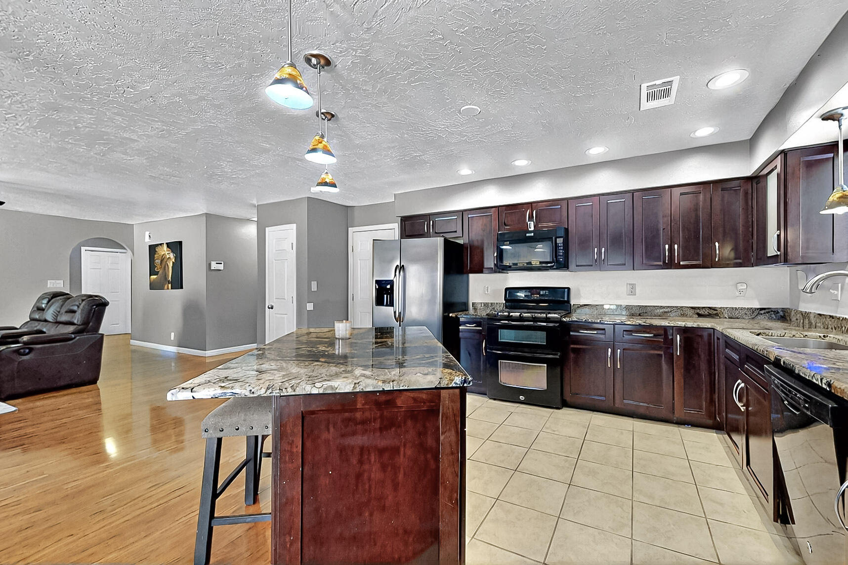 1905 Clearwater Loop NE