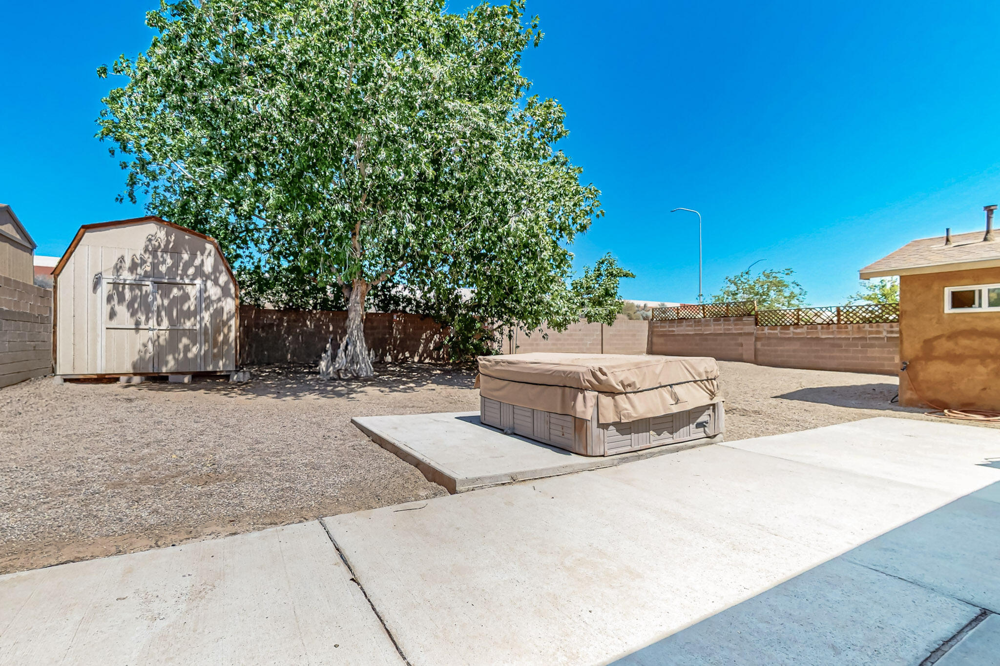 1905 Clearwater Loop NE