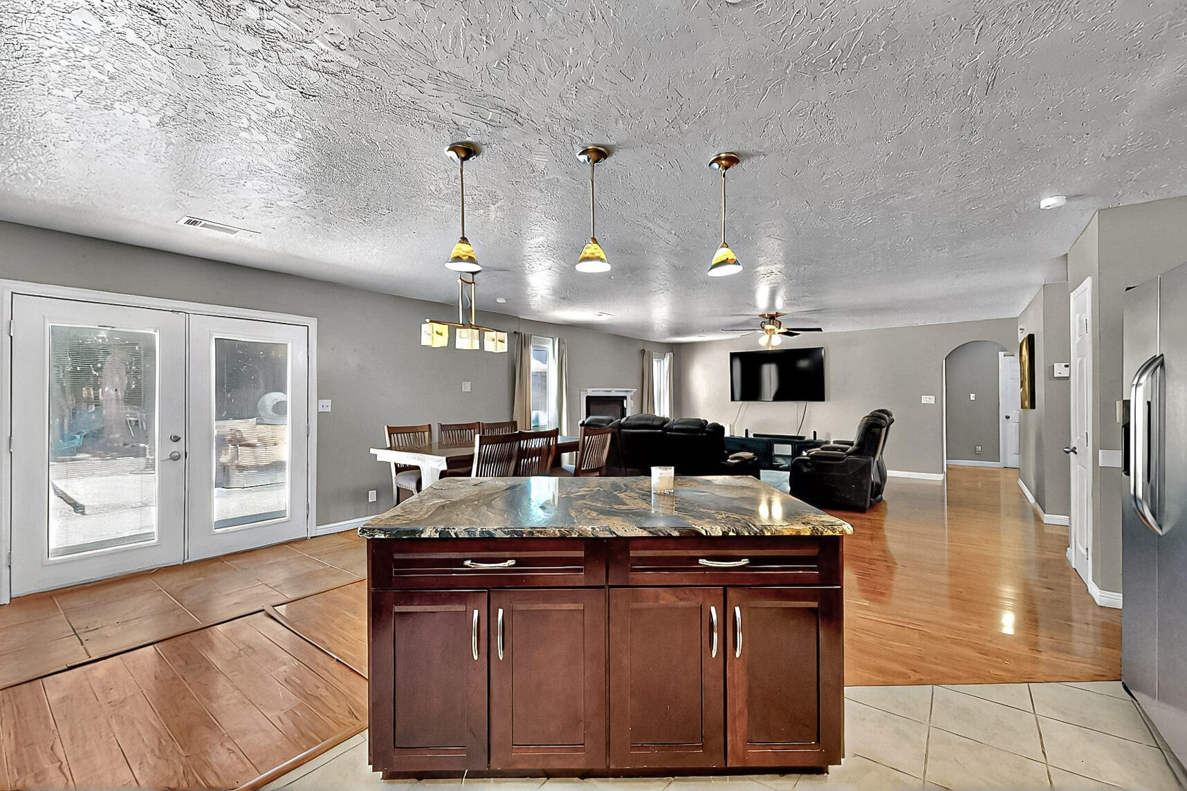 1905 Clearwater Loop NE