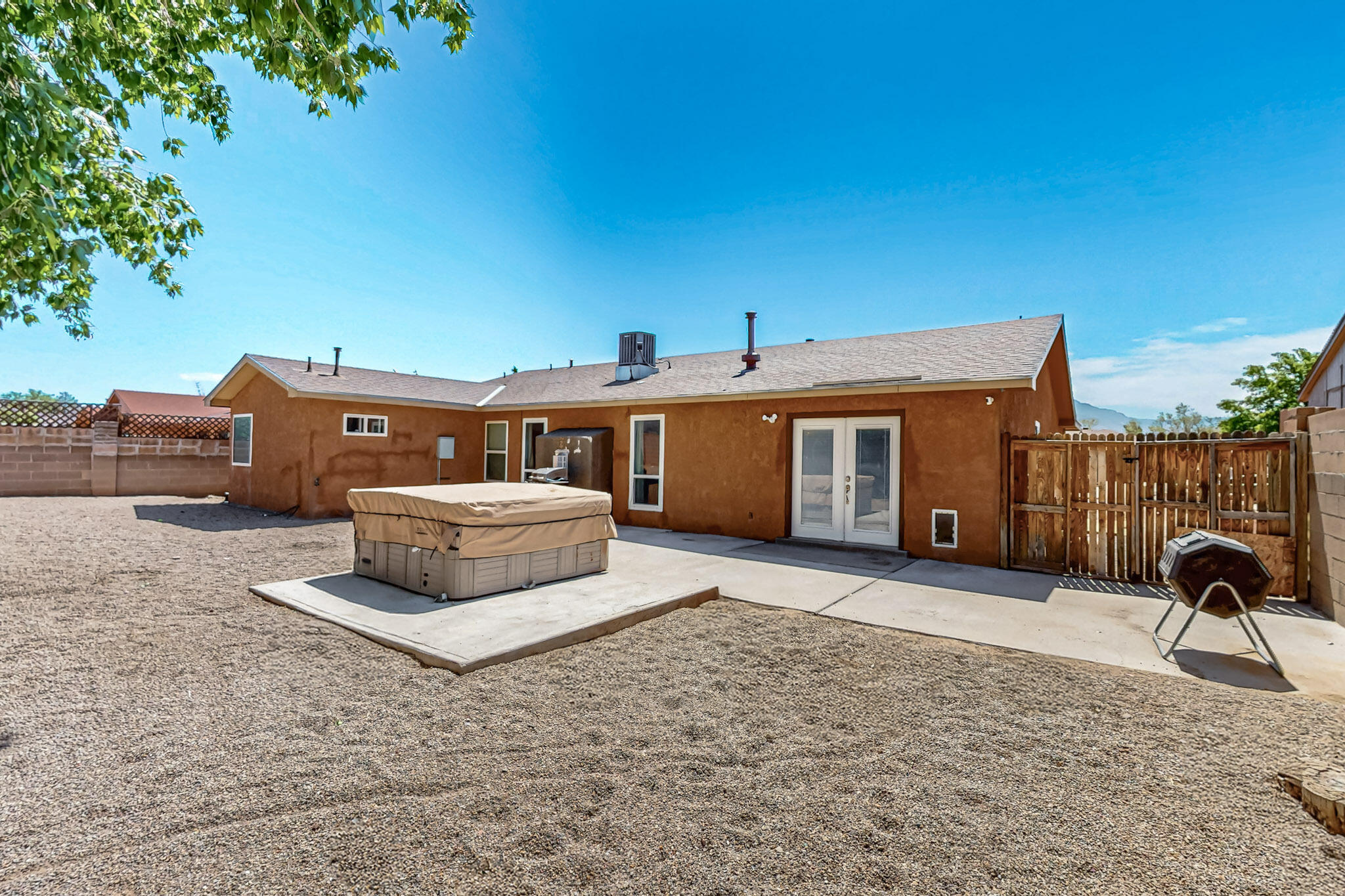 1905 Clearwater Loop NE