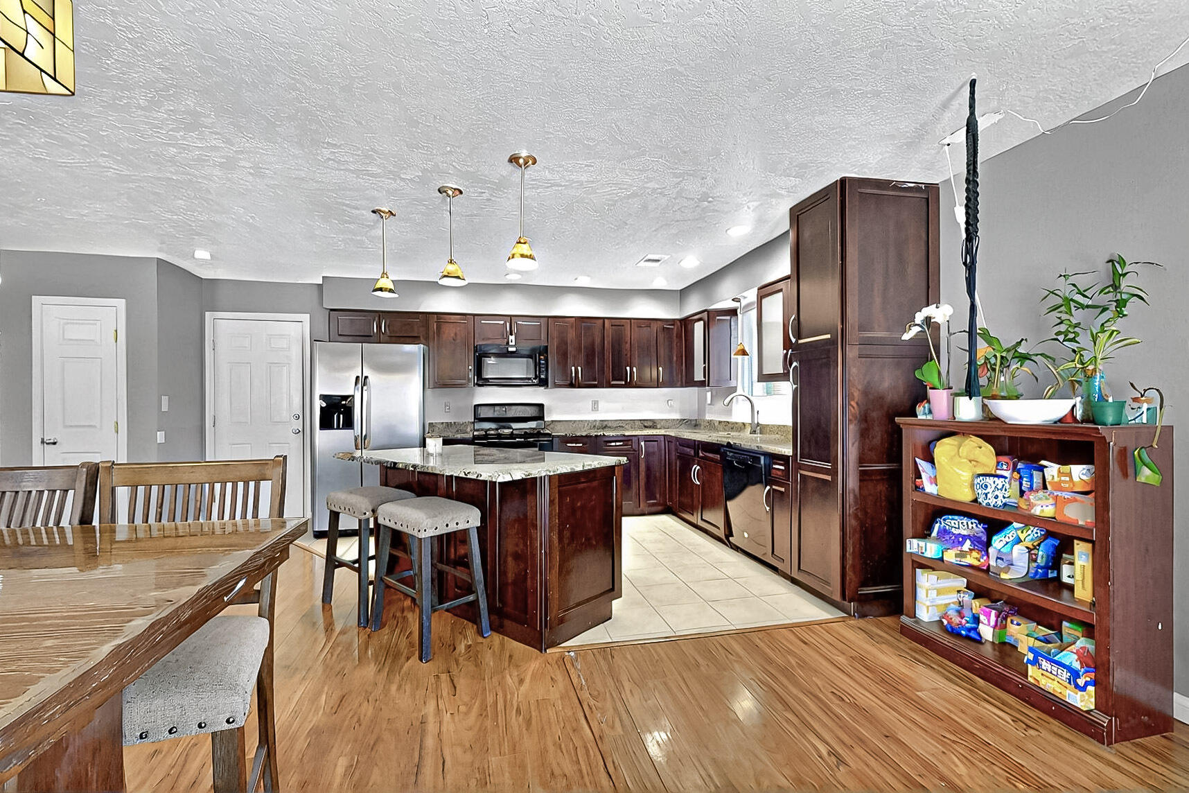 1905 Clearwater Loop NE