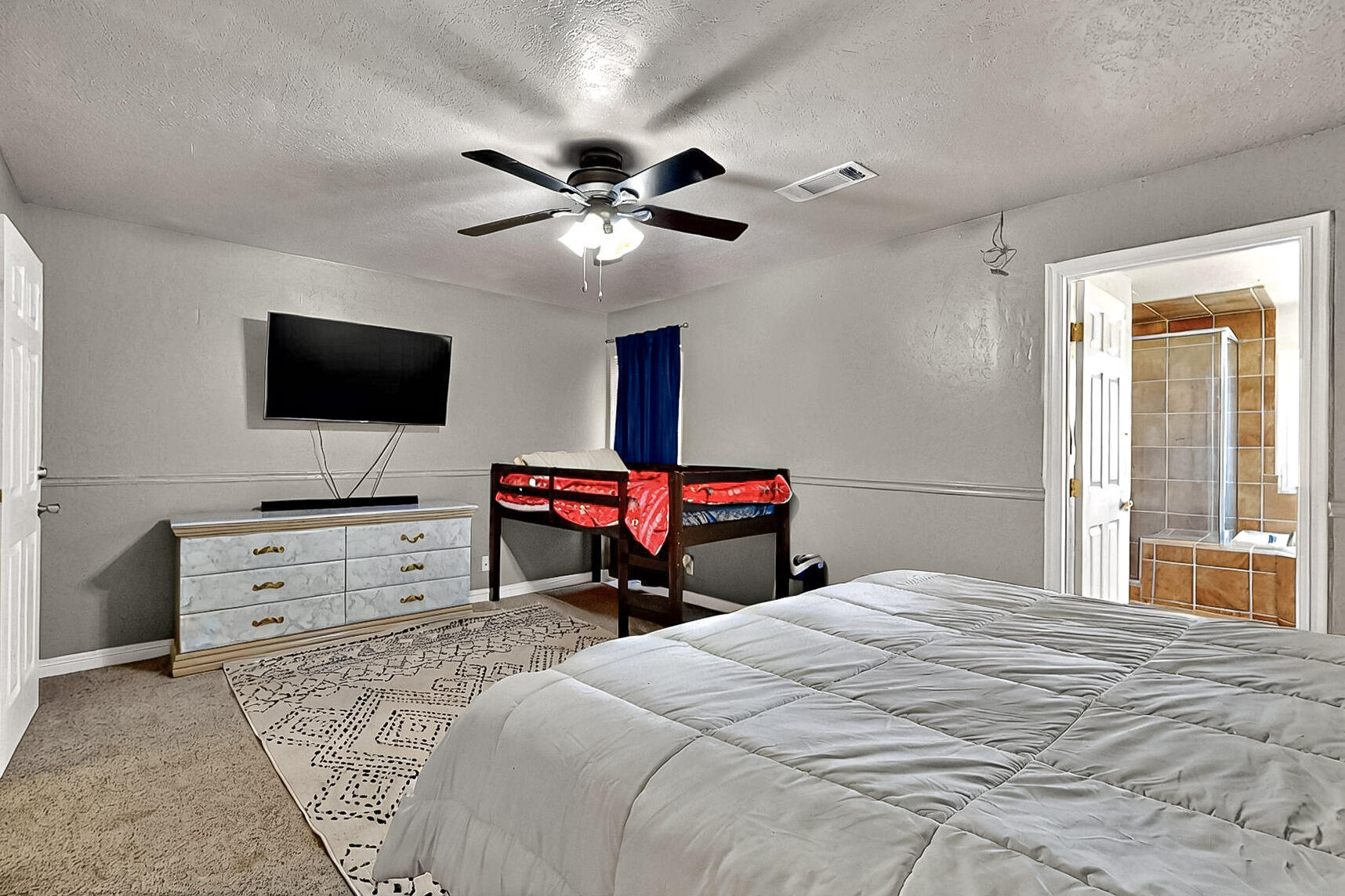 1905 Clearwater Loop NE