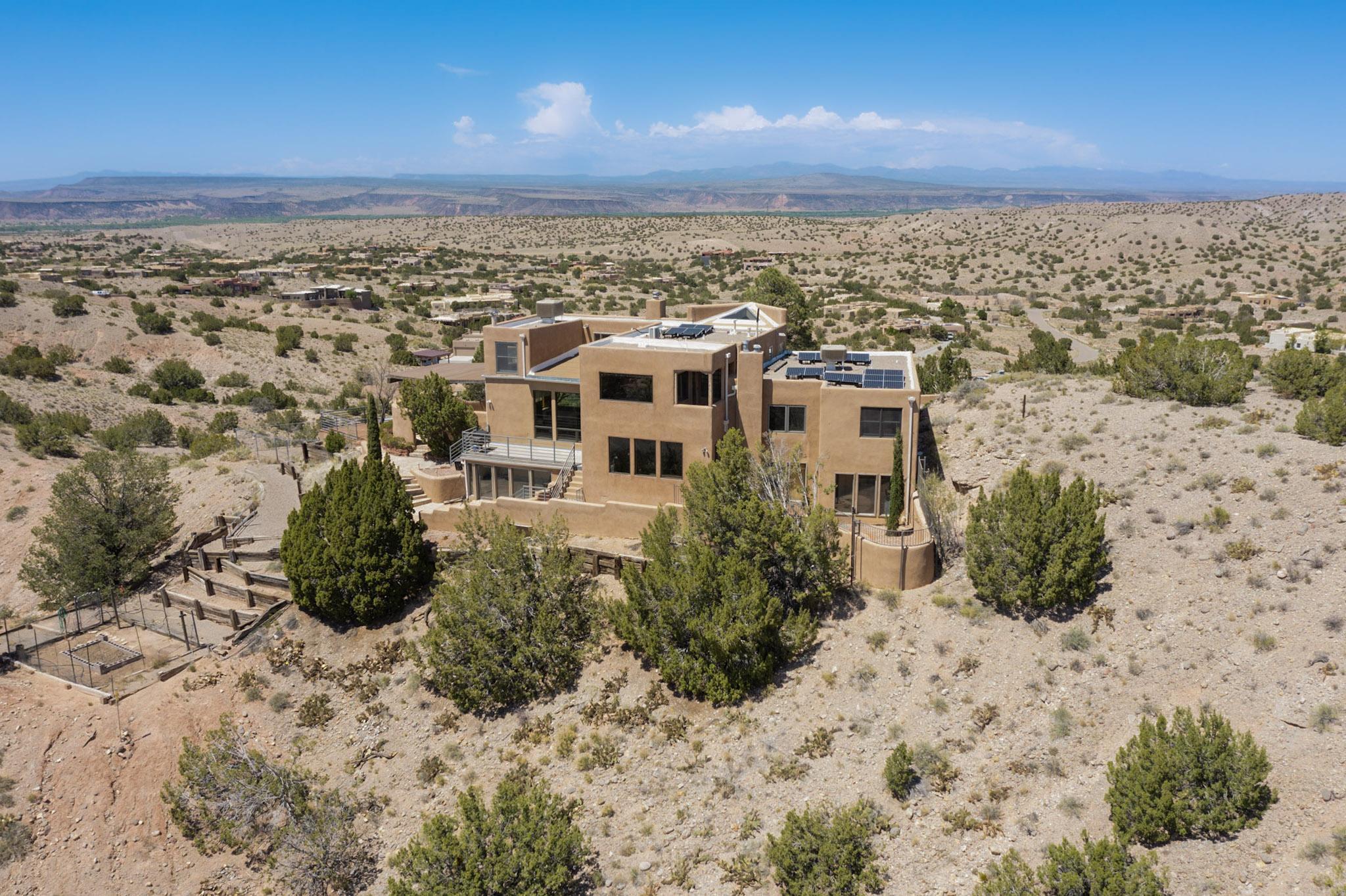 52 TEJON CANON Road