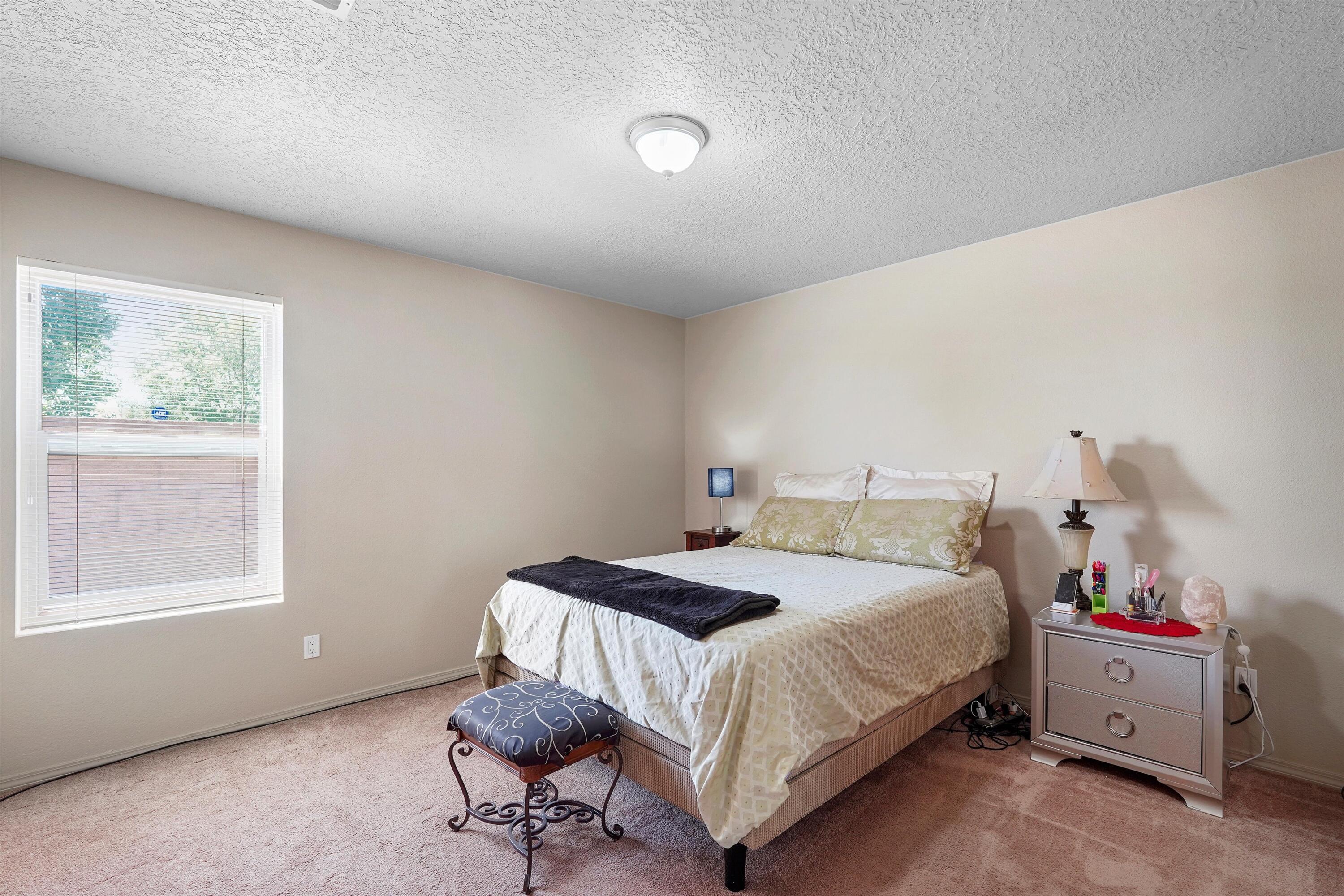 131 OAKWOOD Court SW