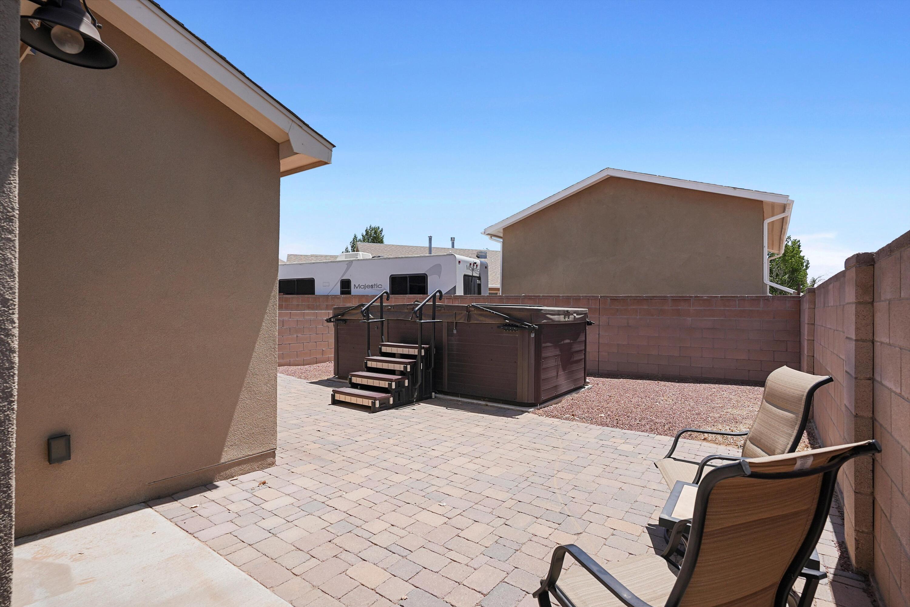 131 OAKWOOD Court SW