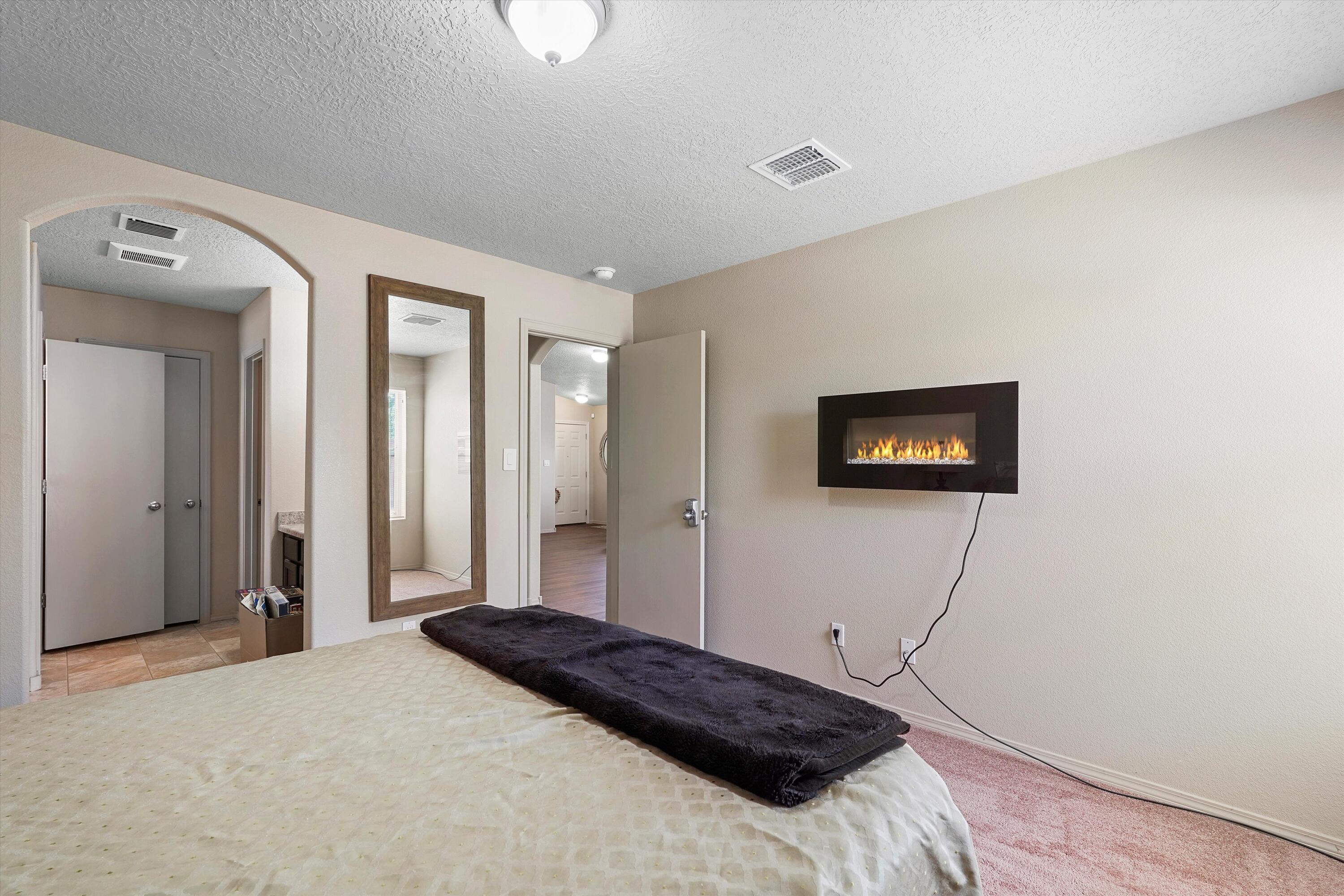 131 OAKWOOD Court SW