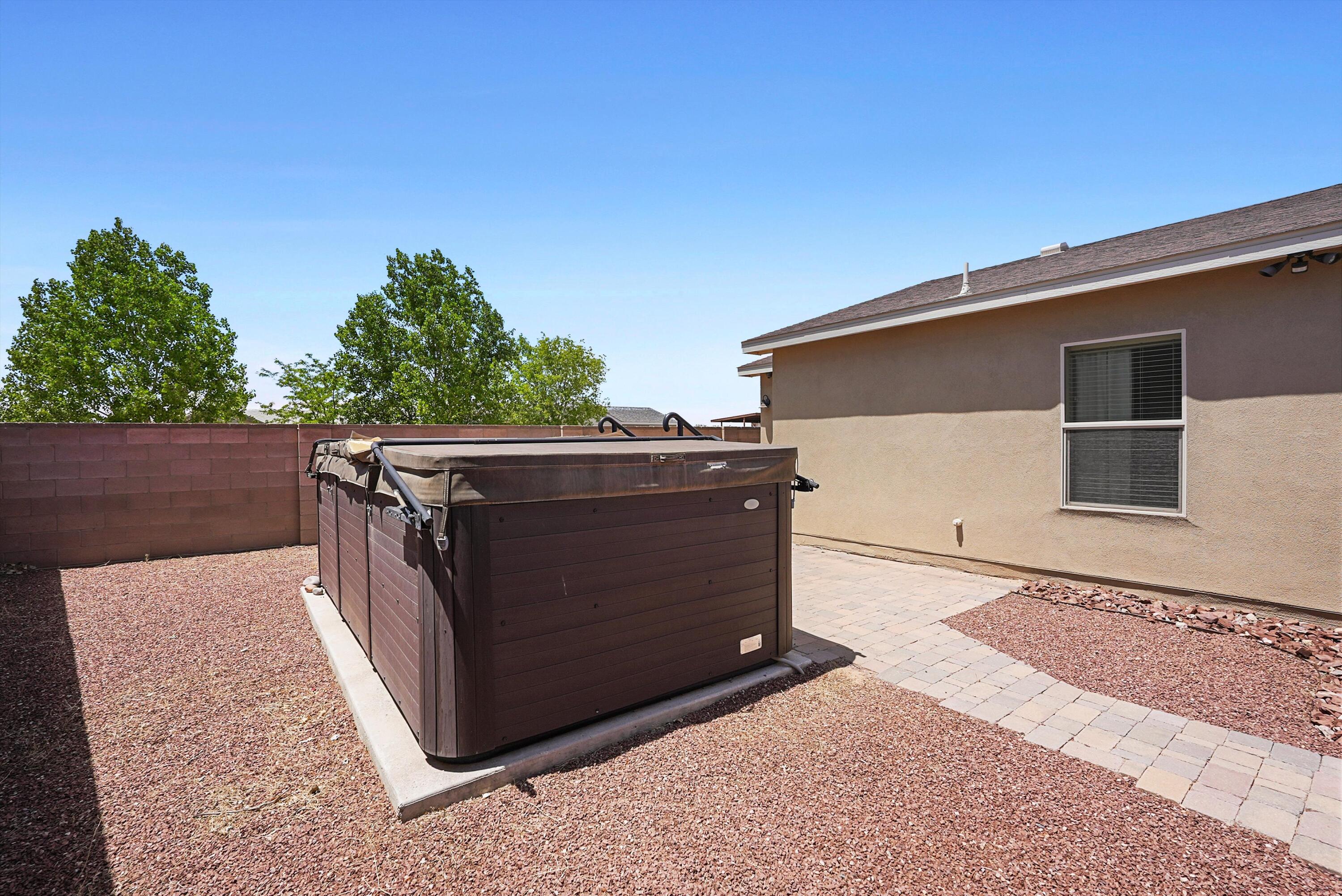 131 OAKWOOD Court SW
