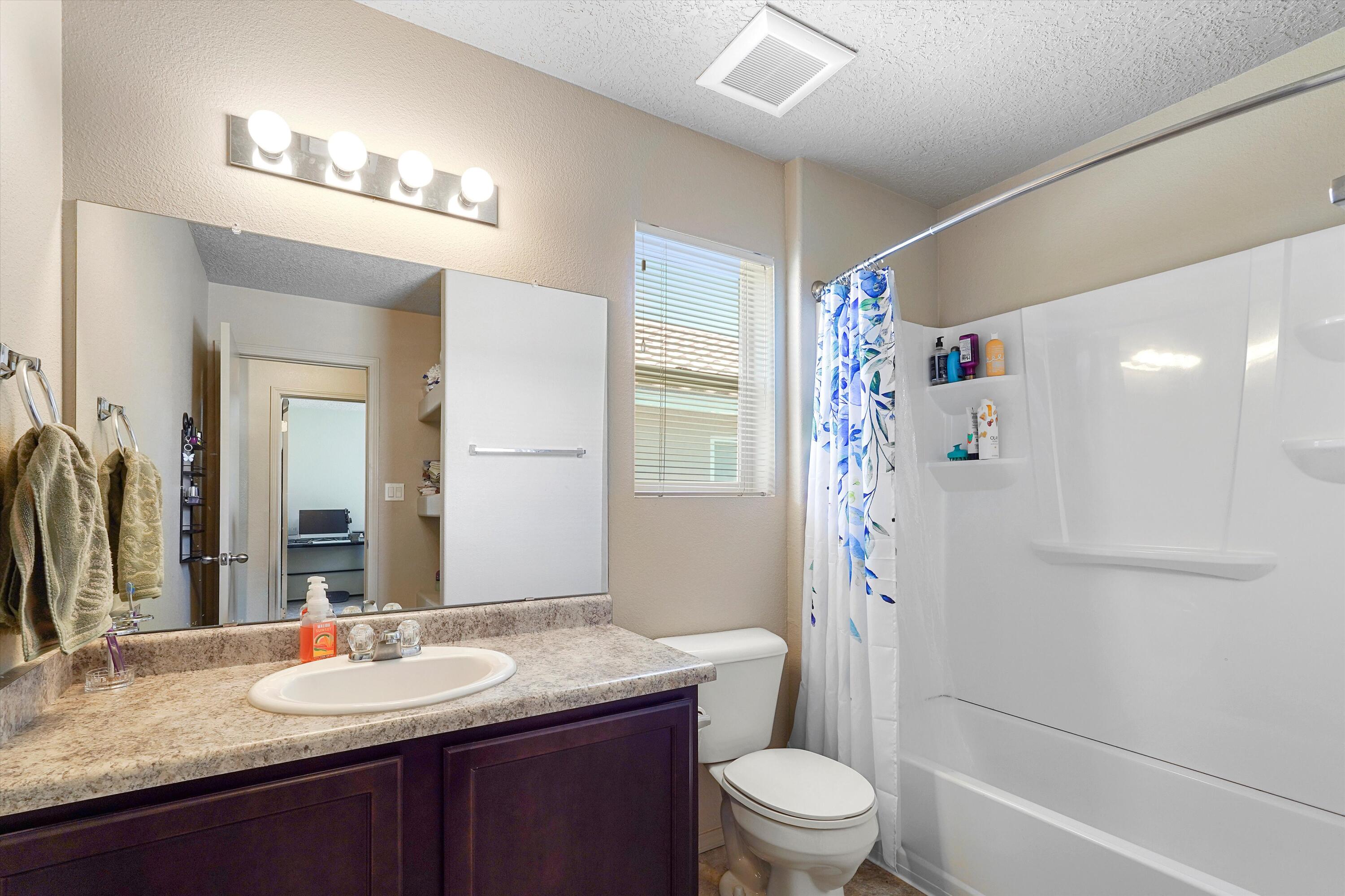 131 OAKWOOD Court SW