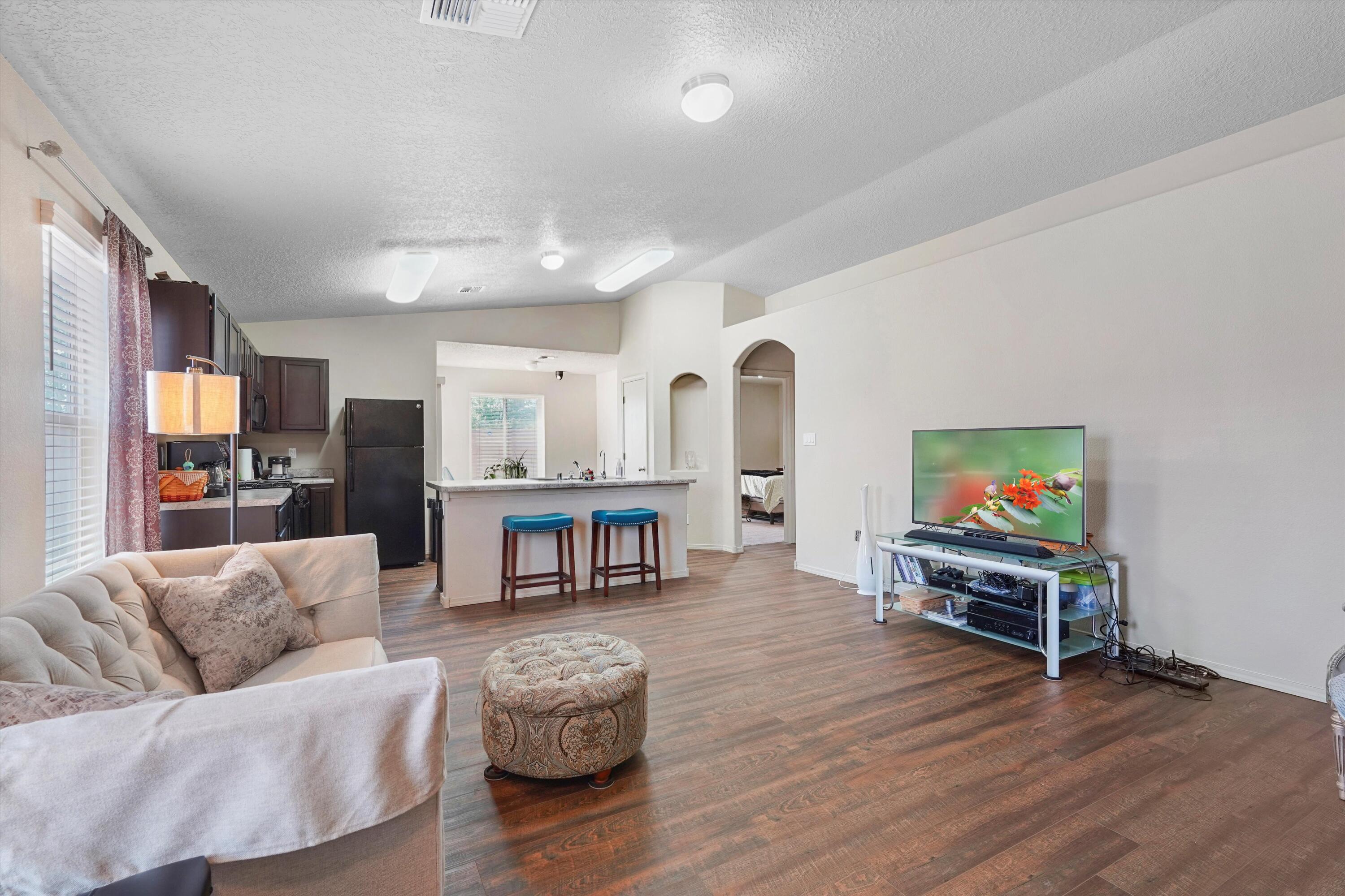 131 OAKWOOD Court SW