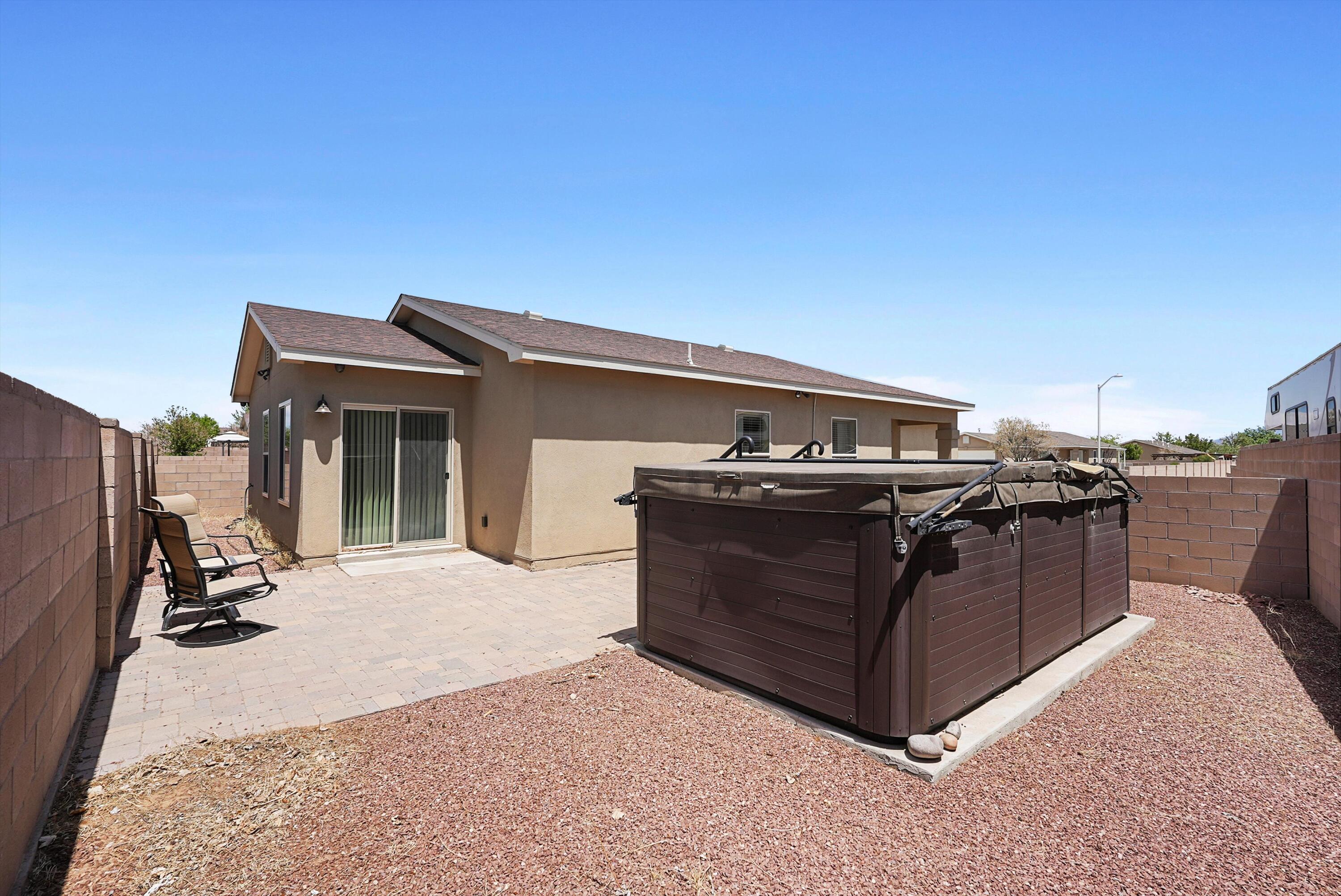 131 OAKWOOD Court SW