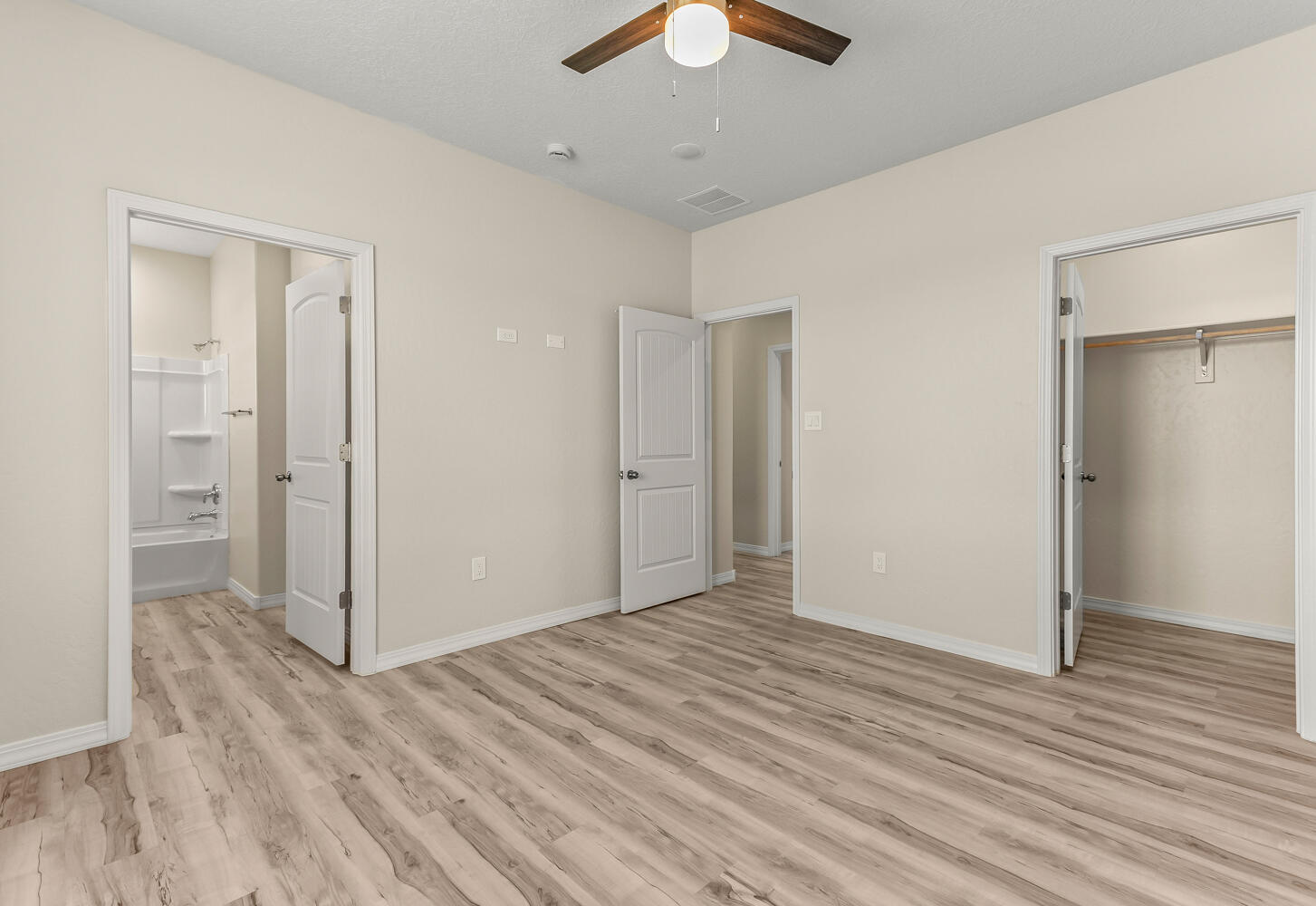 6 ROMANO RAY Court