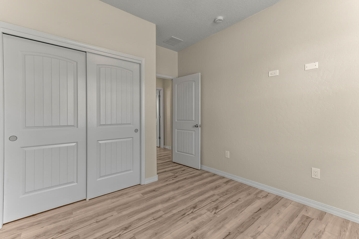 6 ROMANO RAY Court