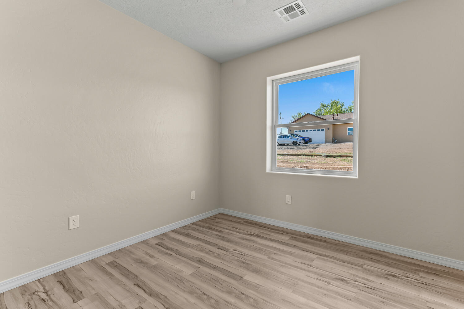 6 ROMANO RAY Court