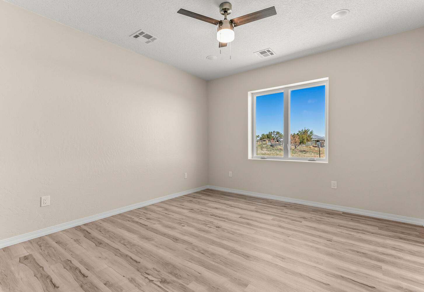 6 ROMANO RAY Court