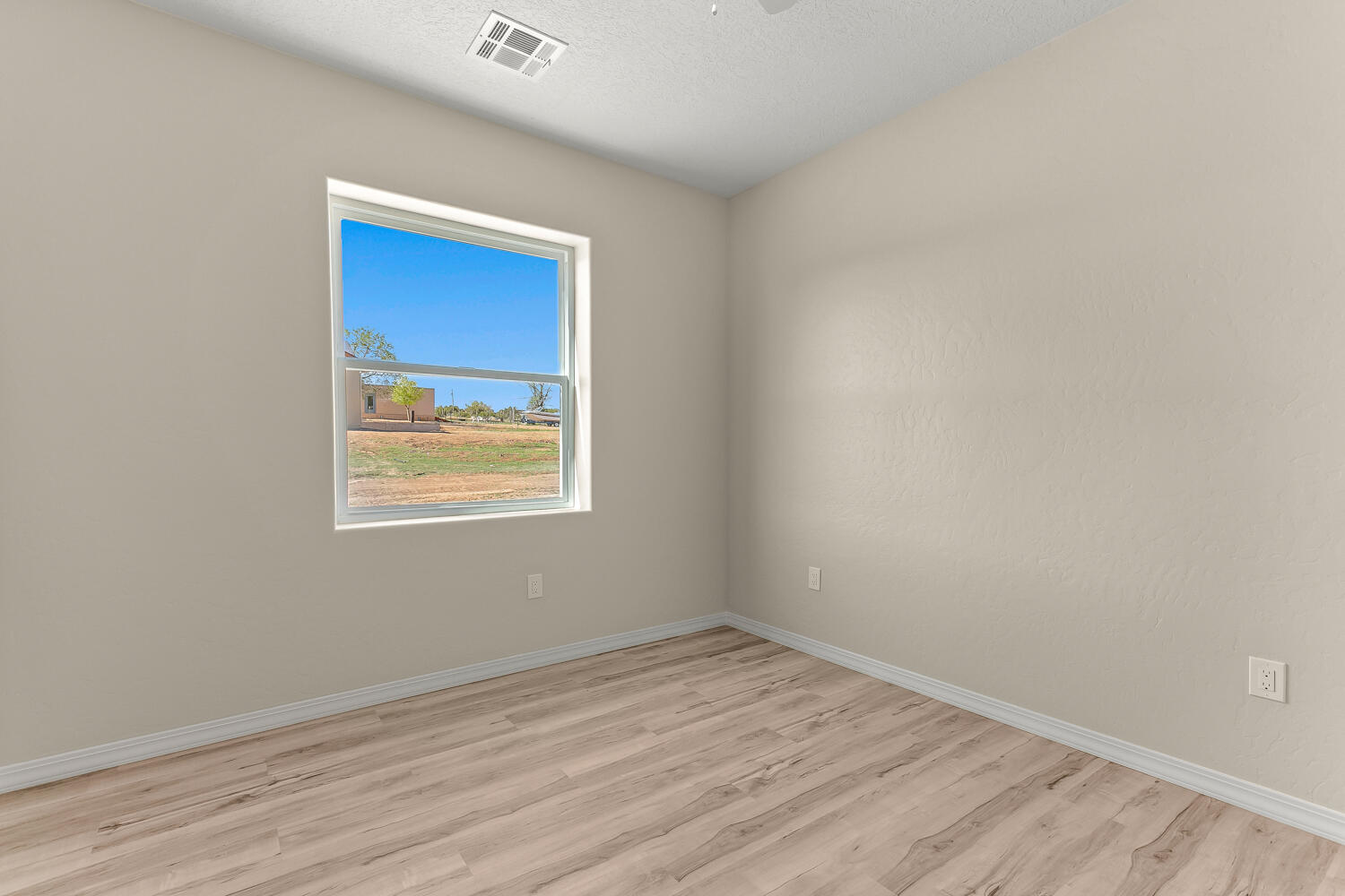 6 ROMANO RAY Court