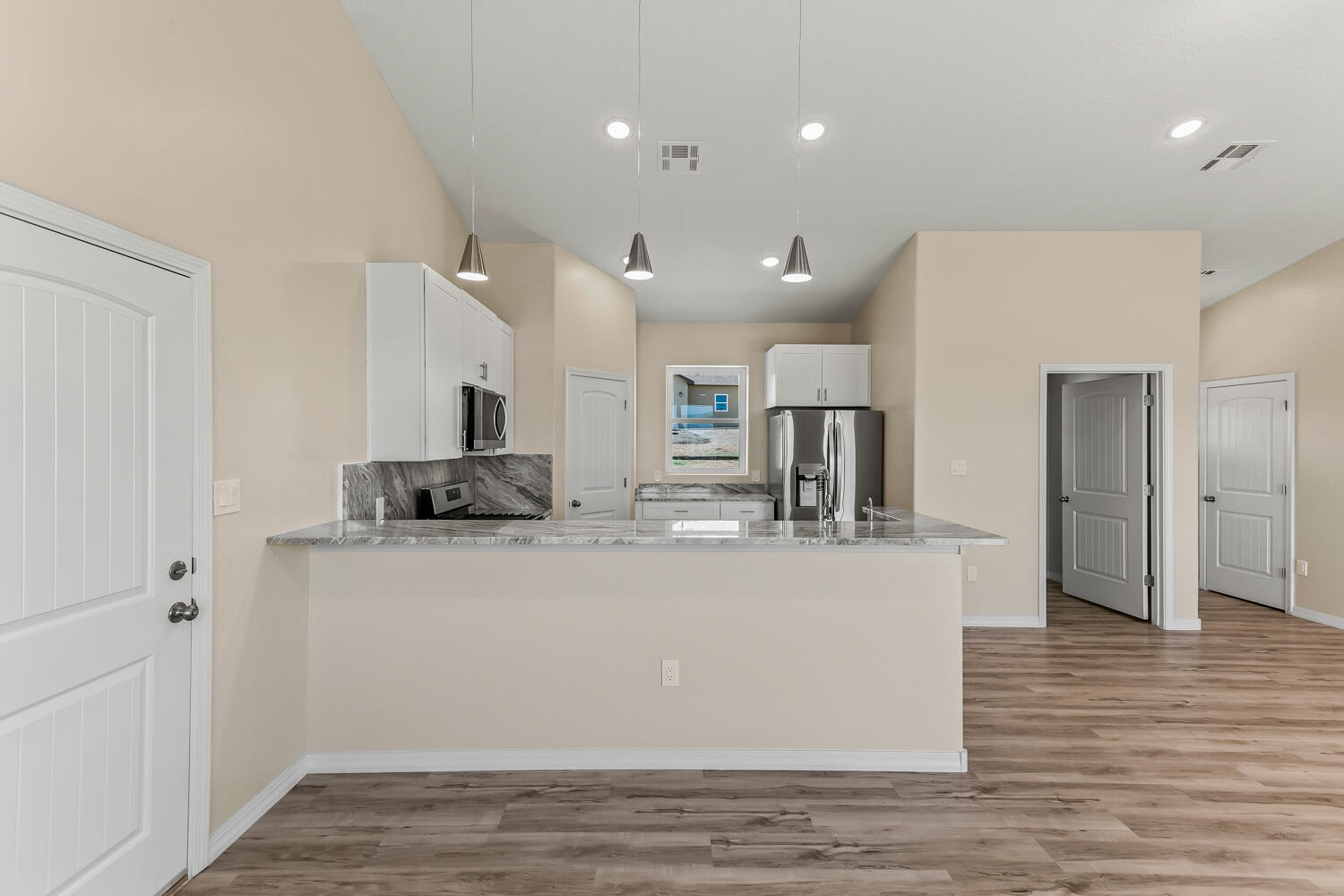 6 ROMANO RAY Court