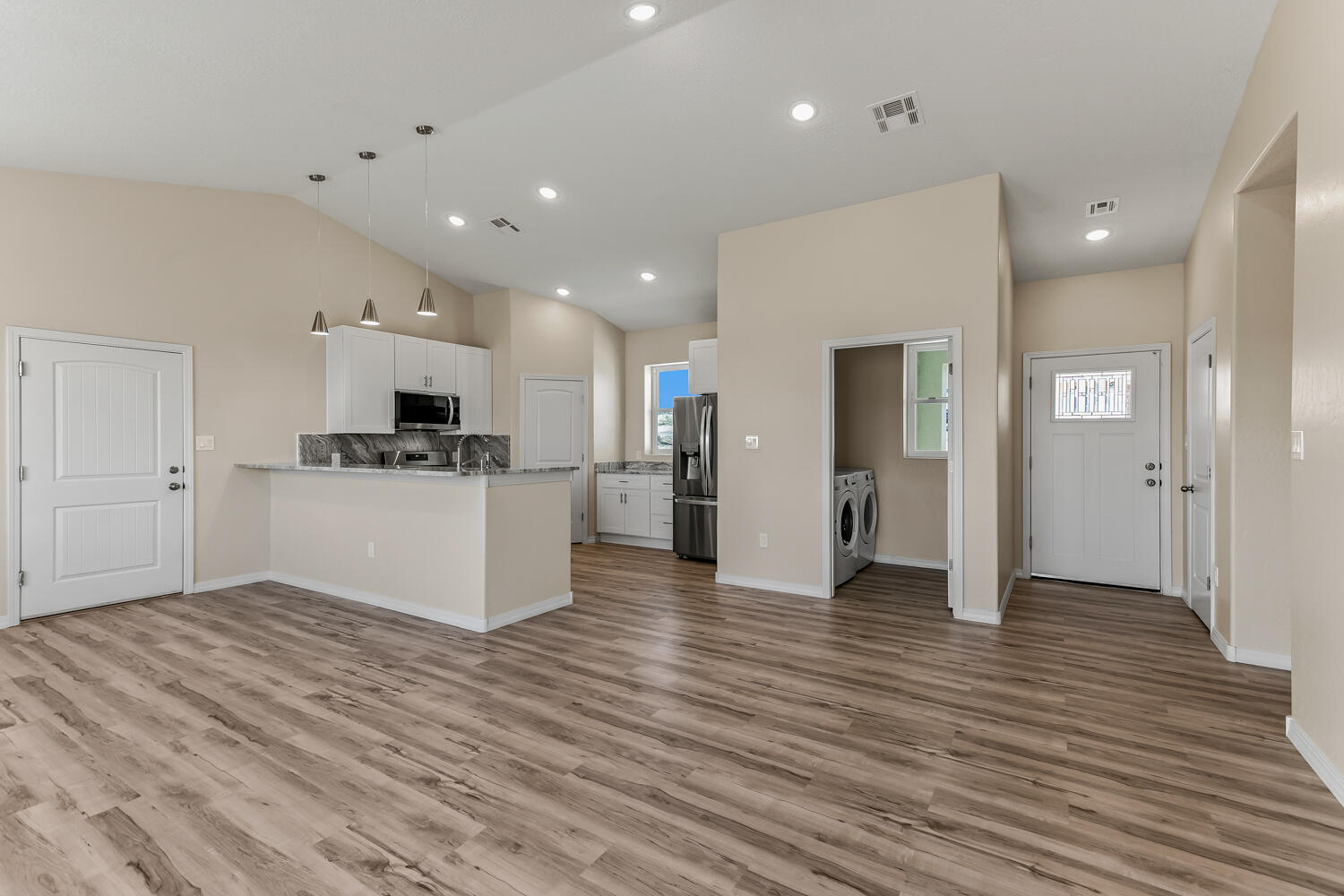 6 ROMANO RAY Court