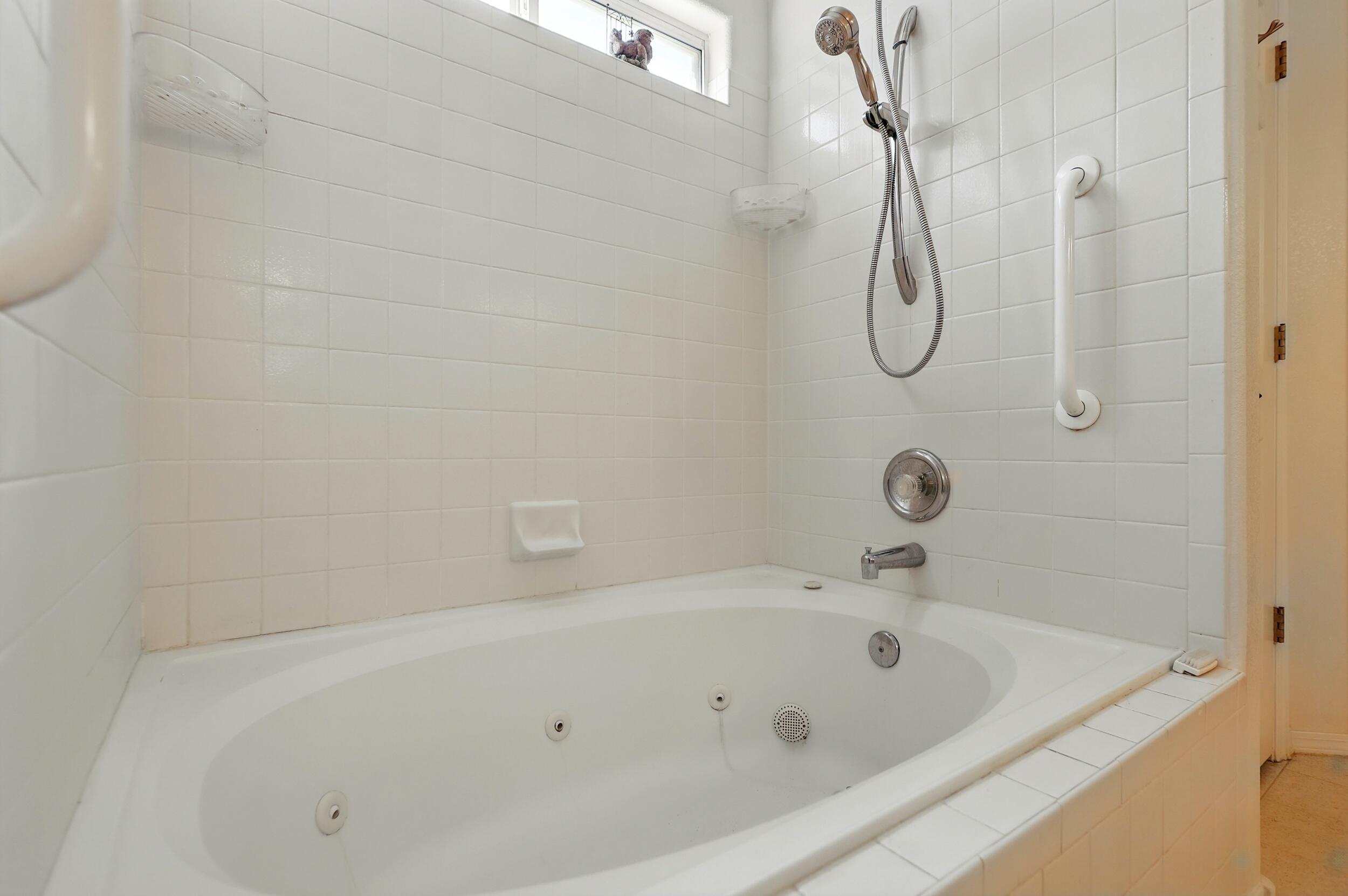 7224 CASCADA Road NW